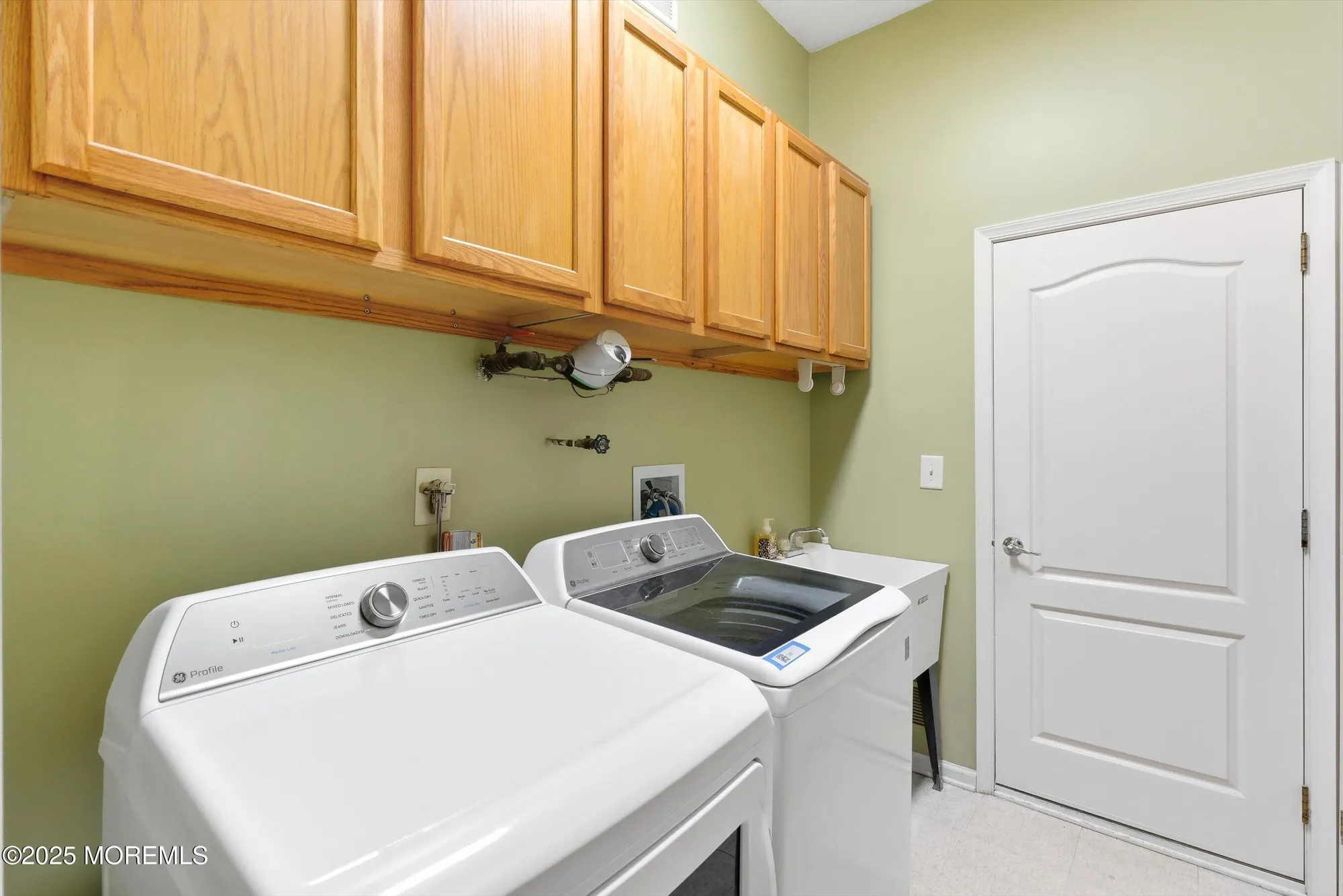 Property Slideshow image 24 of 60 | 16 greenways ln, Lakewood, NJ, 08701