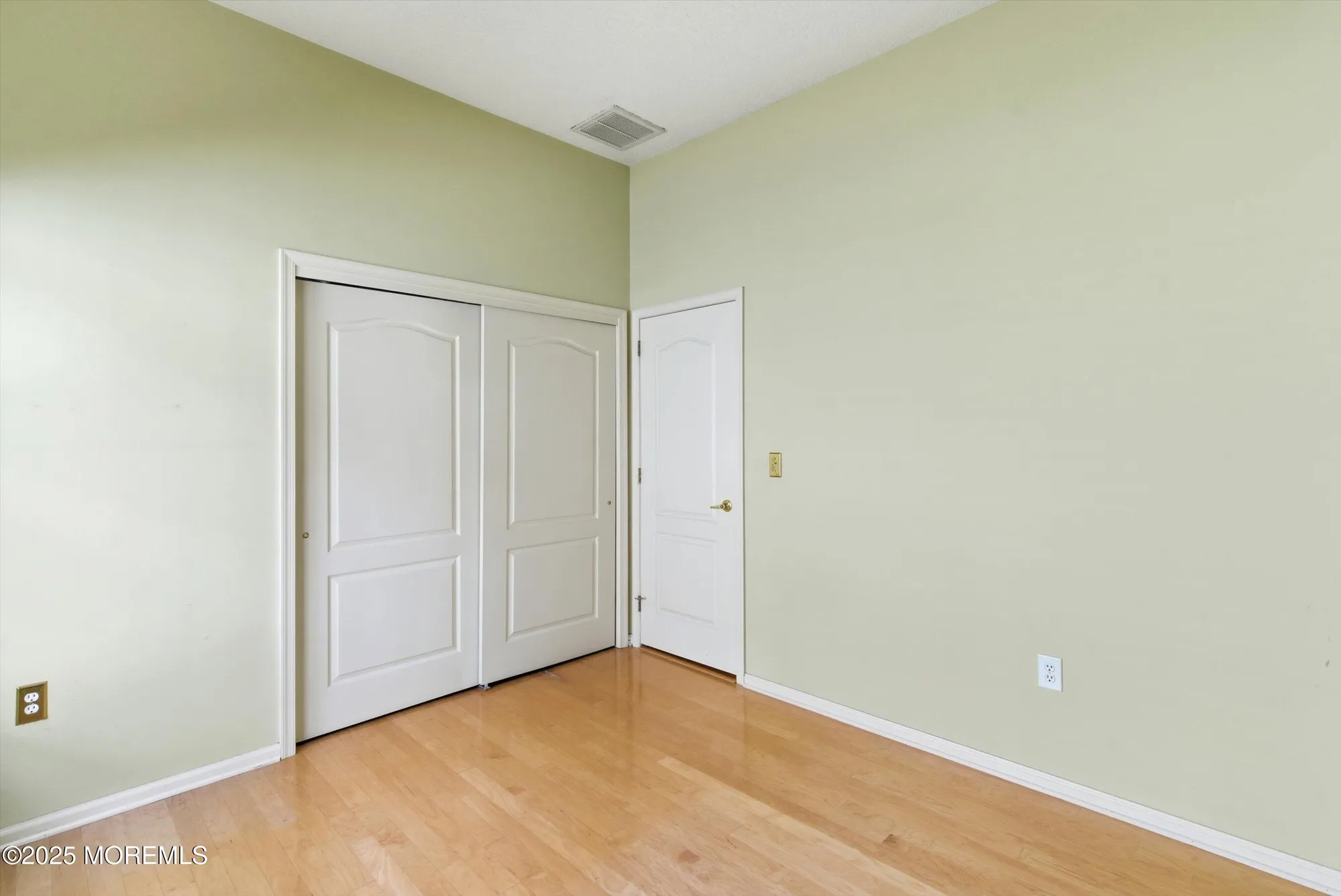 Property Slideshow image 19 of 60 | 16 greenways ln, Lakewood, NJ, 08701