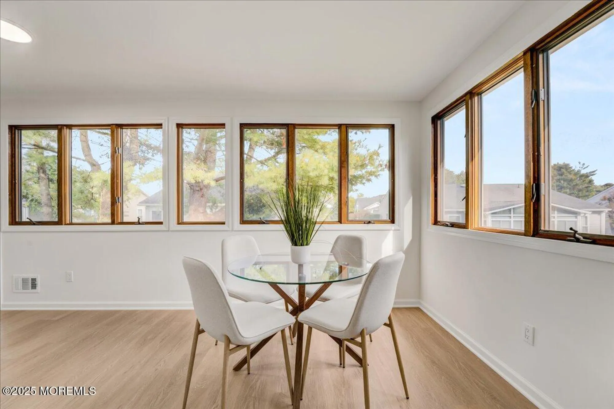 Property Slideshow image 11 of 30 | 26 lansdale dr, Marlboro, NJ, 07746