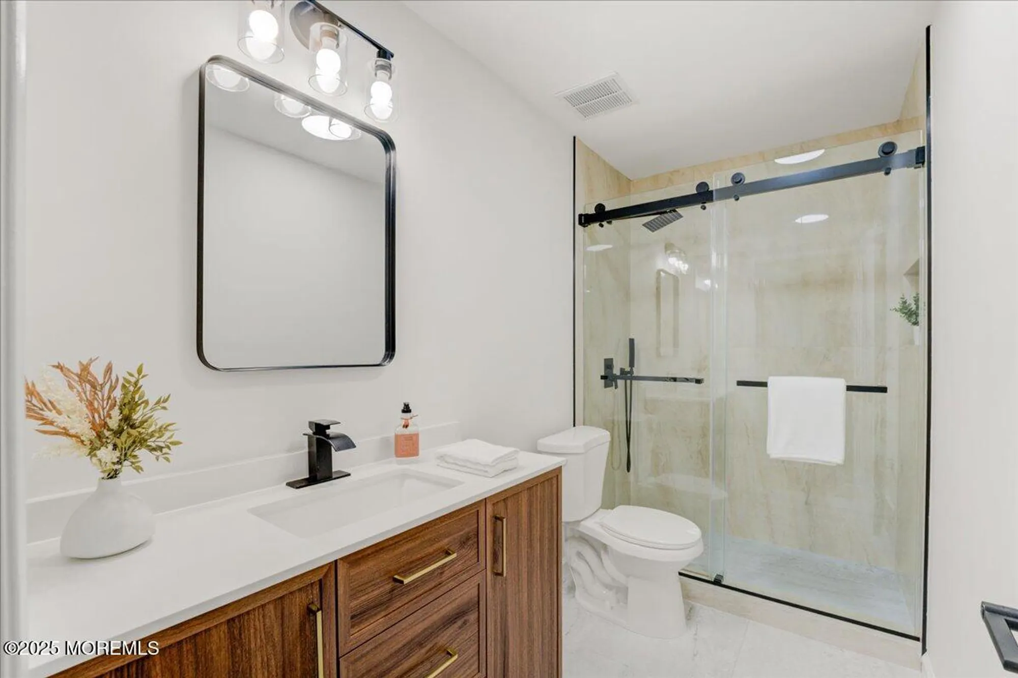 Property Slideshow image 17 of 30 | 26 lansdale dr, Marlboro, NJ, 07746