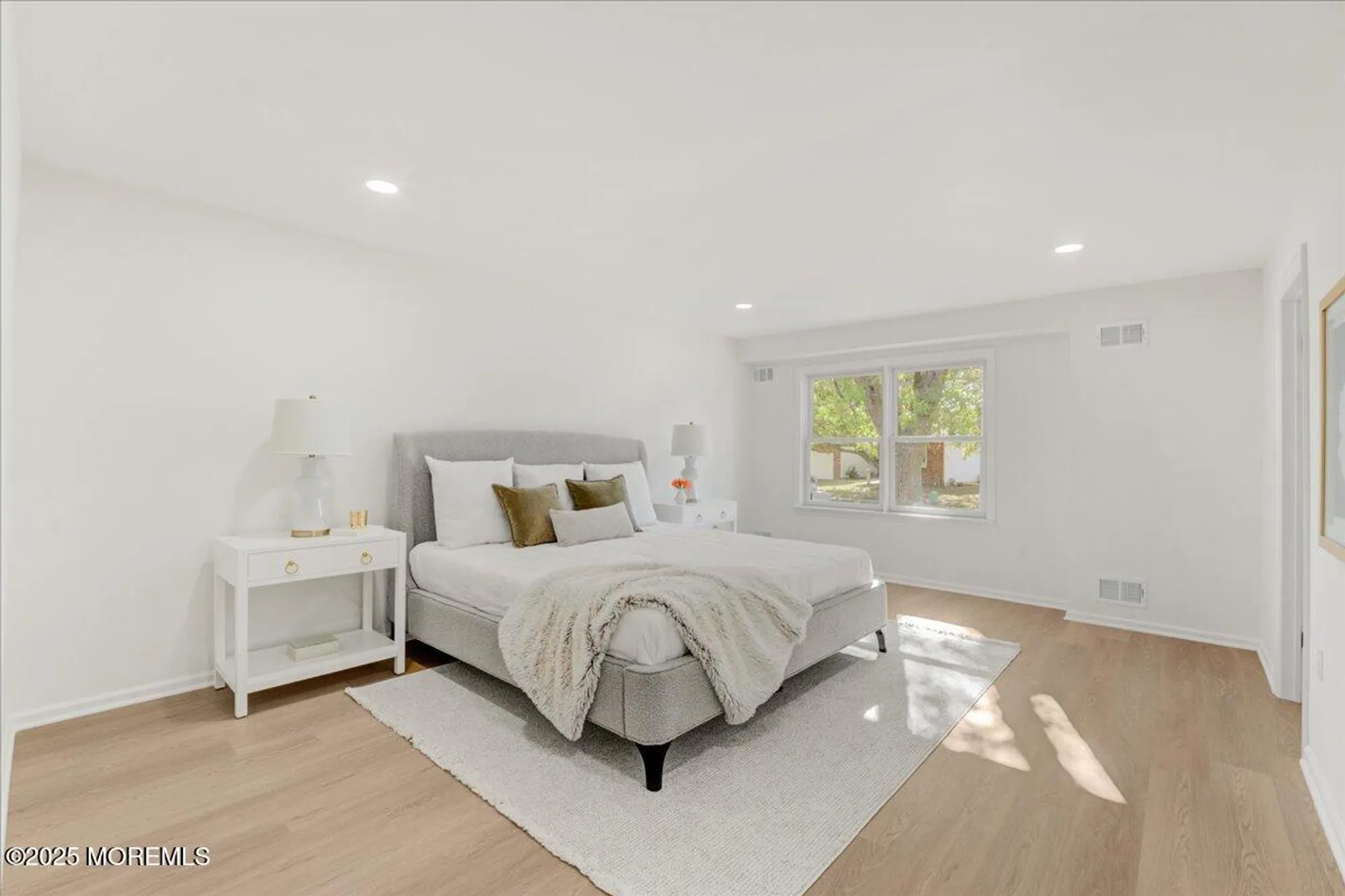 Property Slideshow image 18 of 30 | 26 lansdale dr, Marlboro, NJ, 07746