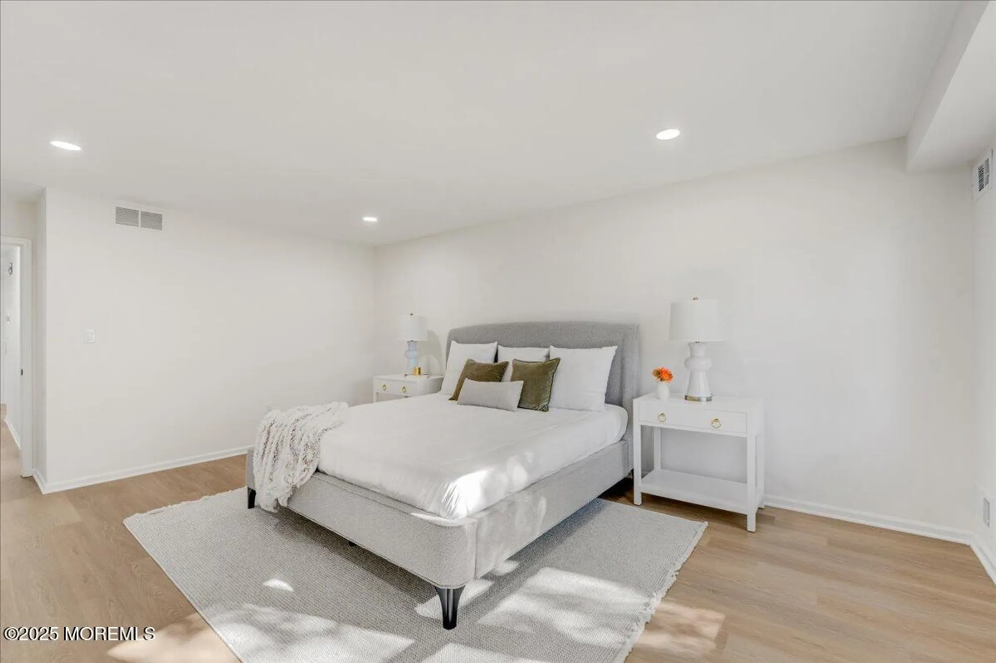 Property Slideshow image 19 of 30 | 26 lansdale dr, Marlboro, NJ, 07746