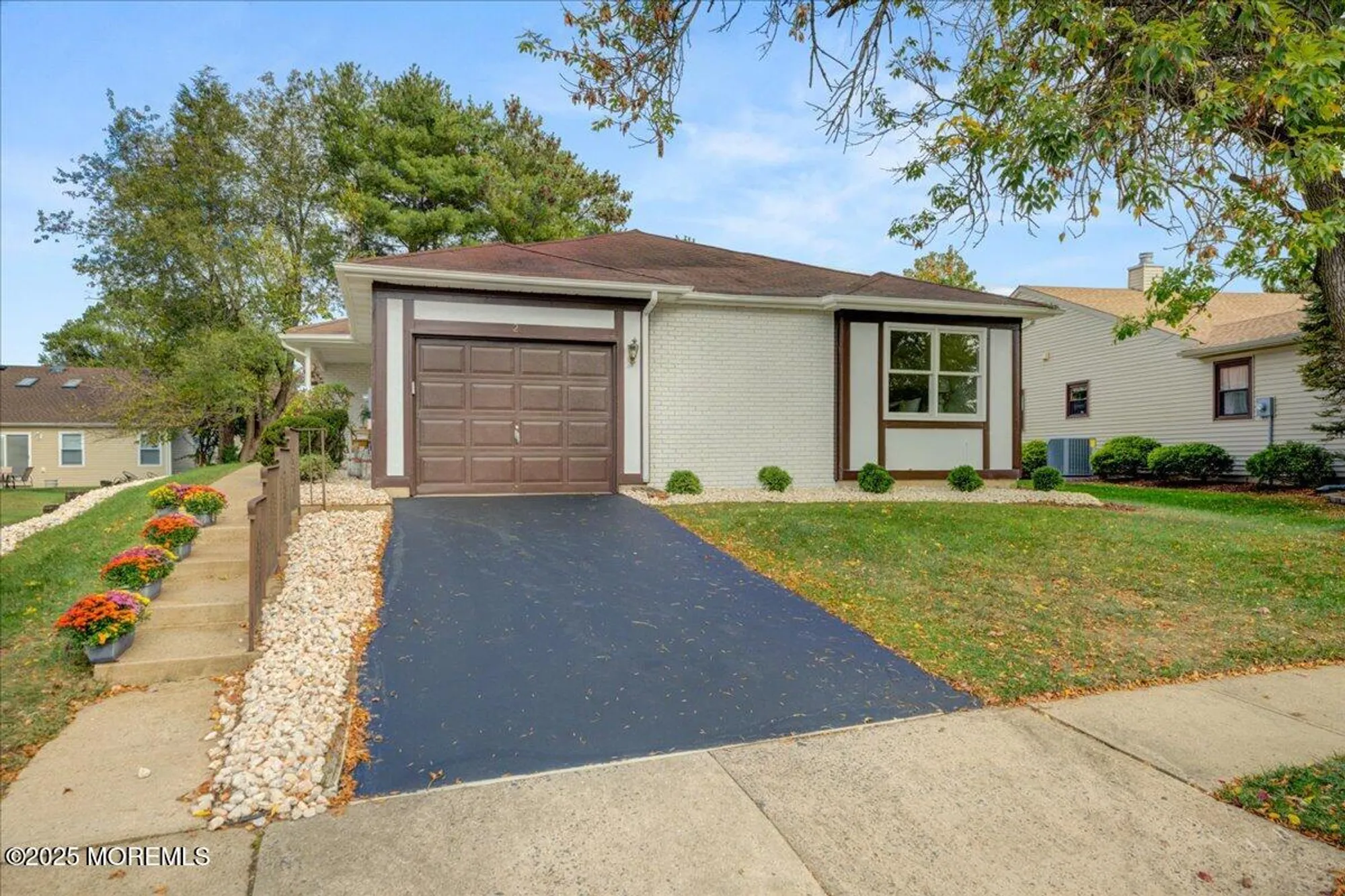 Property Slideshow image 2 of 30 | 26 lansdale dr, Marlboro, NJ, 07746