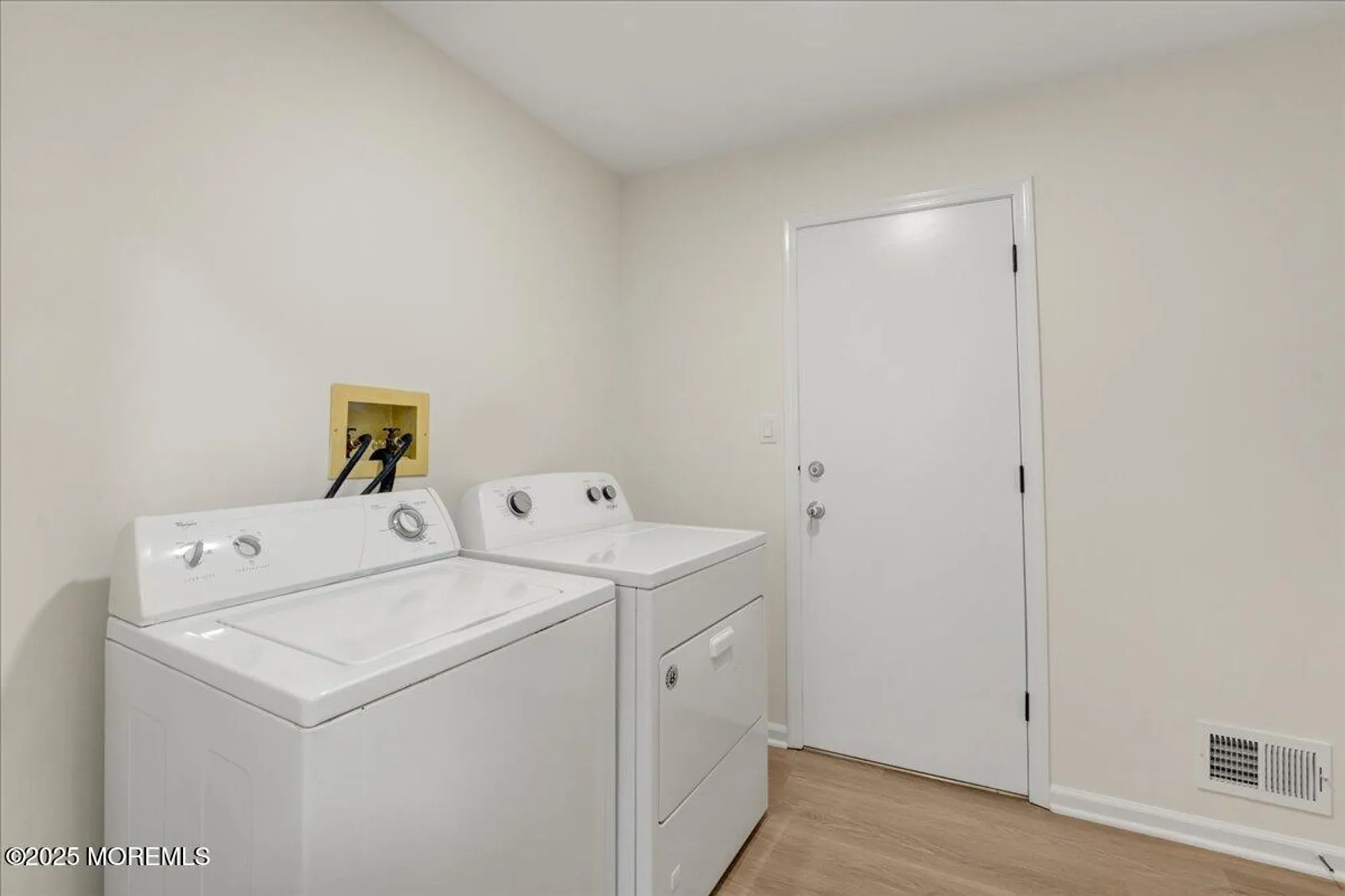 Property Slideshow image 27 of 30 | 26 lansdale dr, Marlboro, NJ, 07746