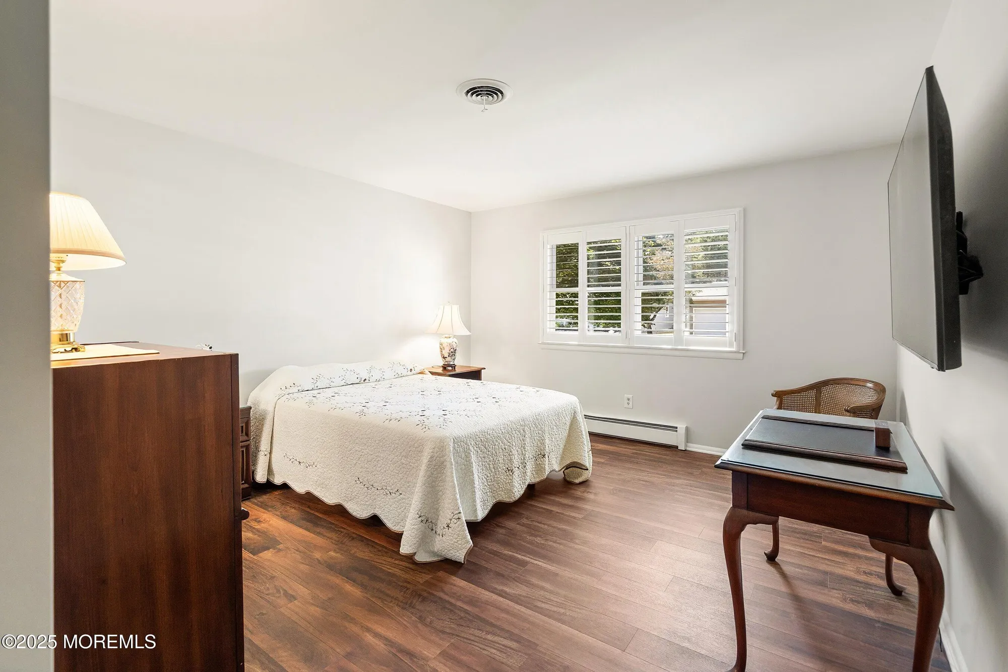 Property Slideshow image 19 of 38 | 16 manassas dr, Toms River, NJ, 08757