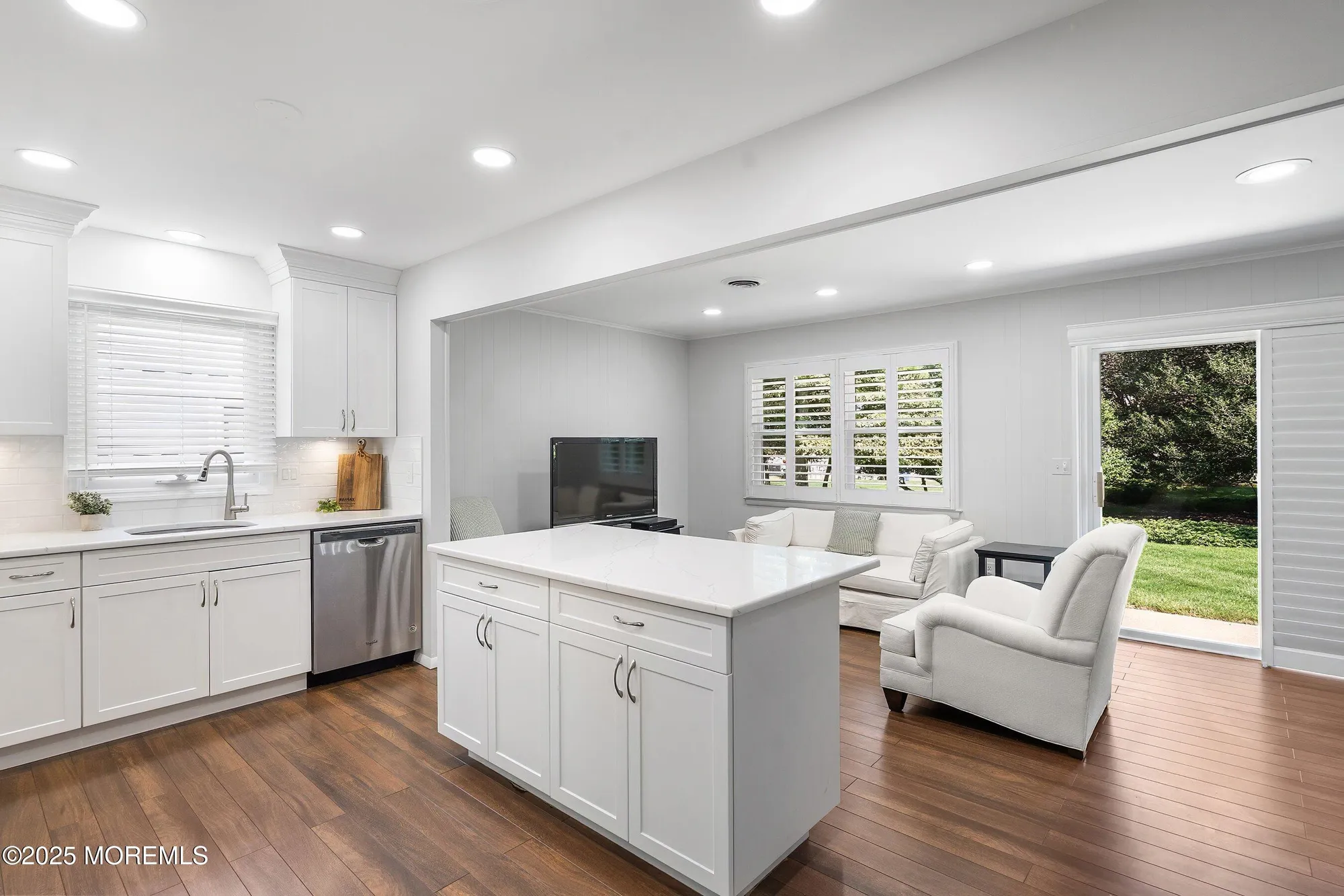 Property Slideshow image 14 of 38 | 16 manassas dr, Toms River, NJ, 08757