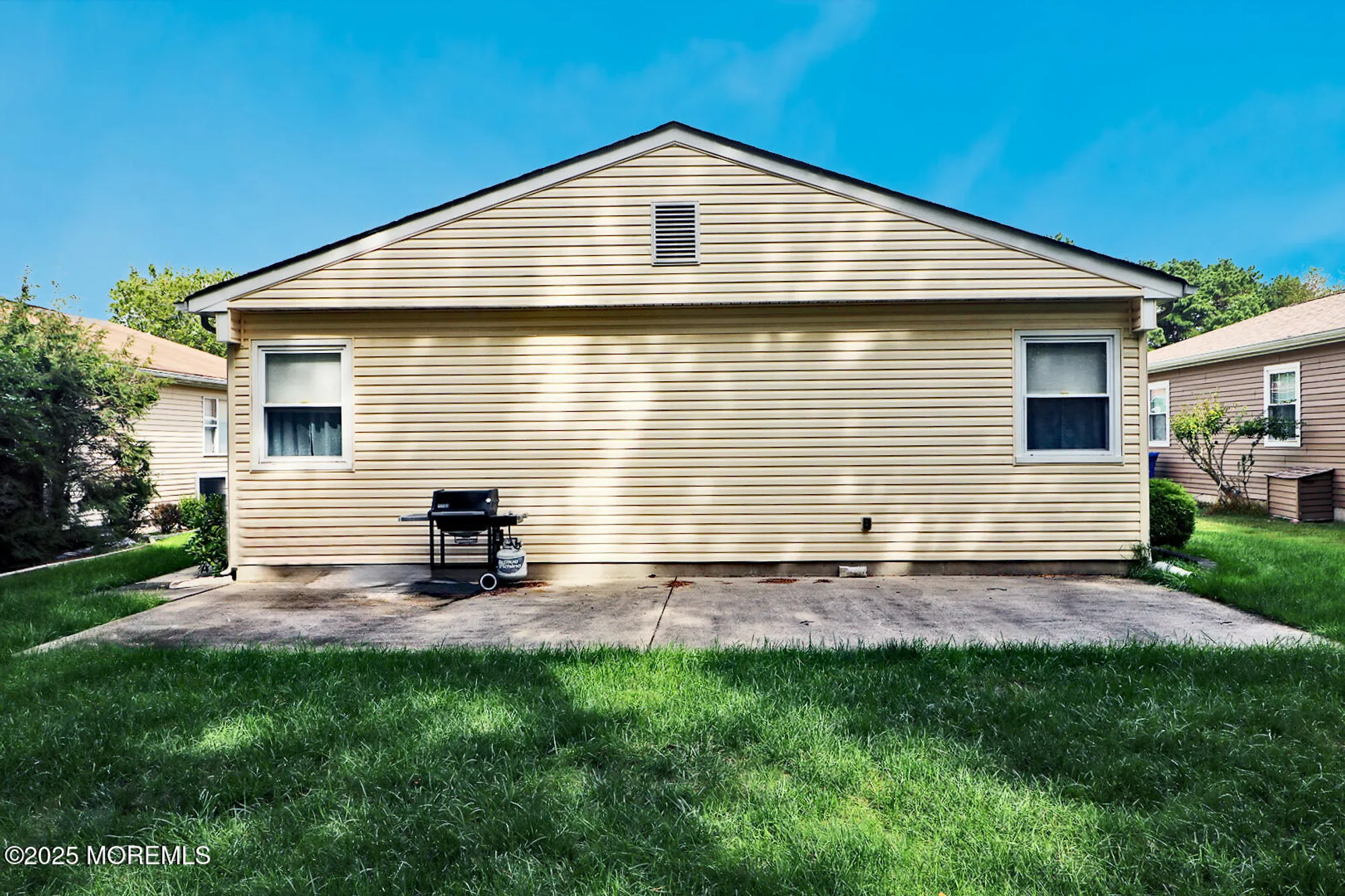 Property Slideshow image 6 of 33 | 73 chesterfield ln, Toms River, NJ, 08757