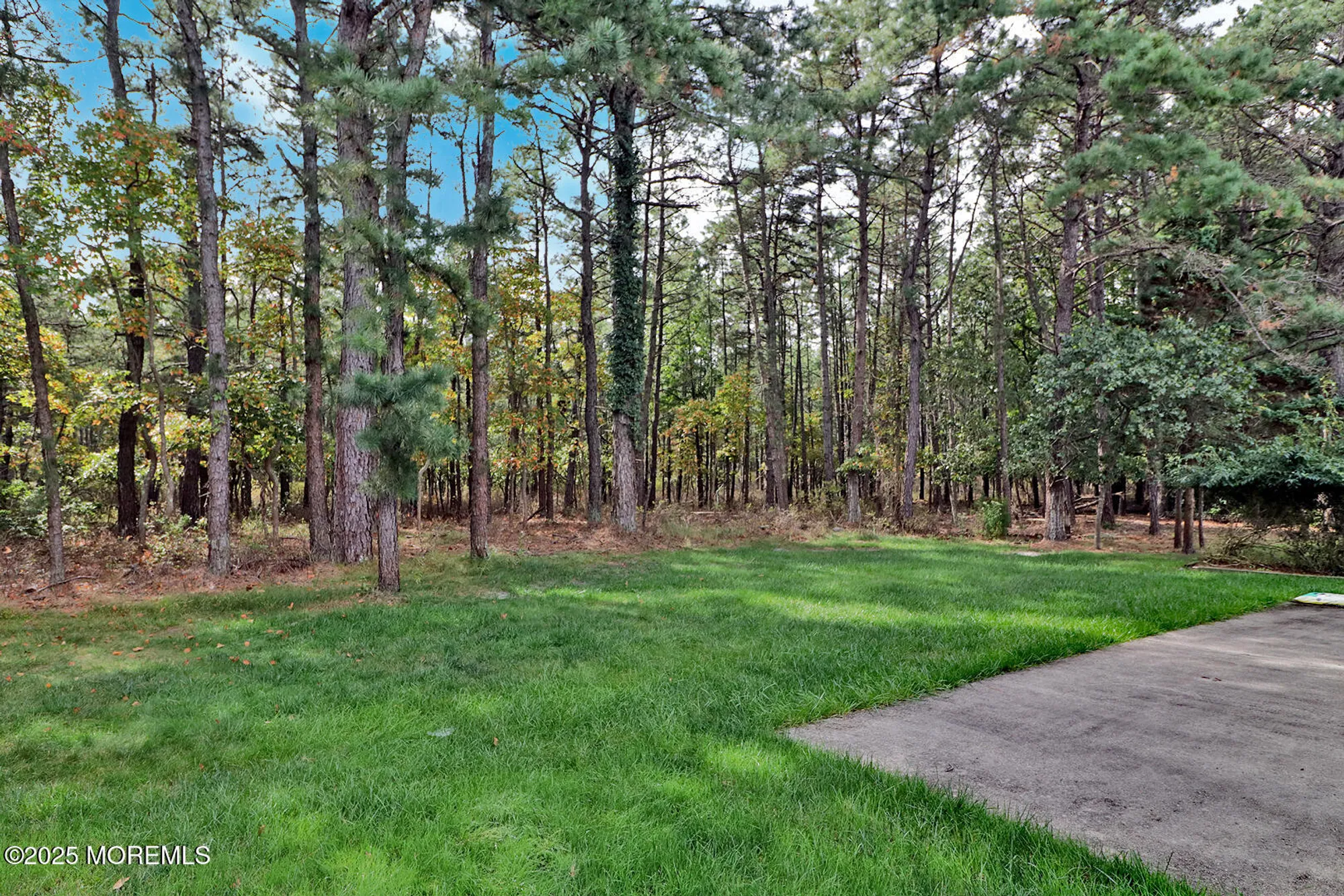 Property Slideshow image 4 of 33 | 73 chesterfield ln, Toms River, NJ, 08757