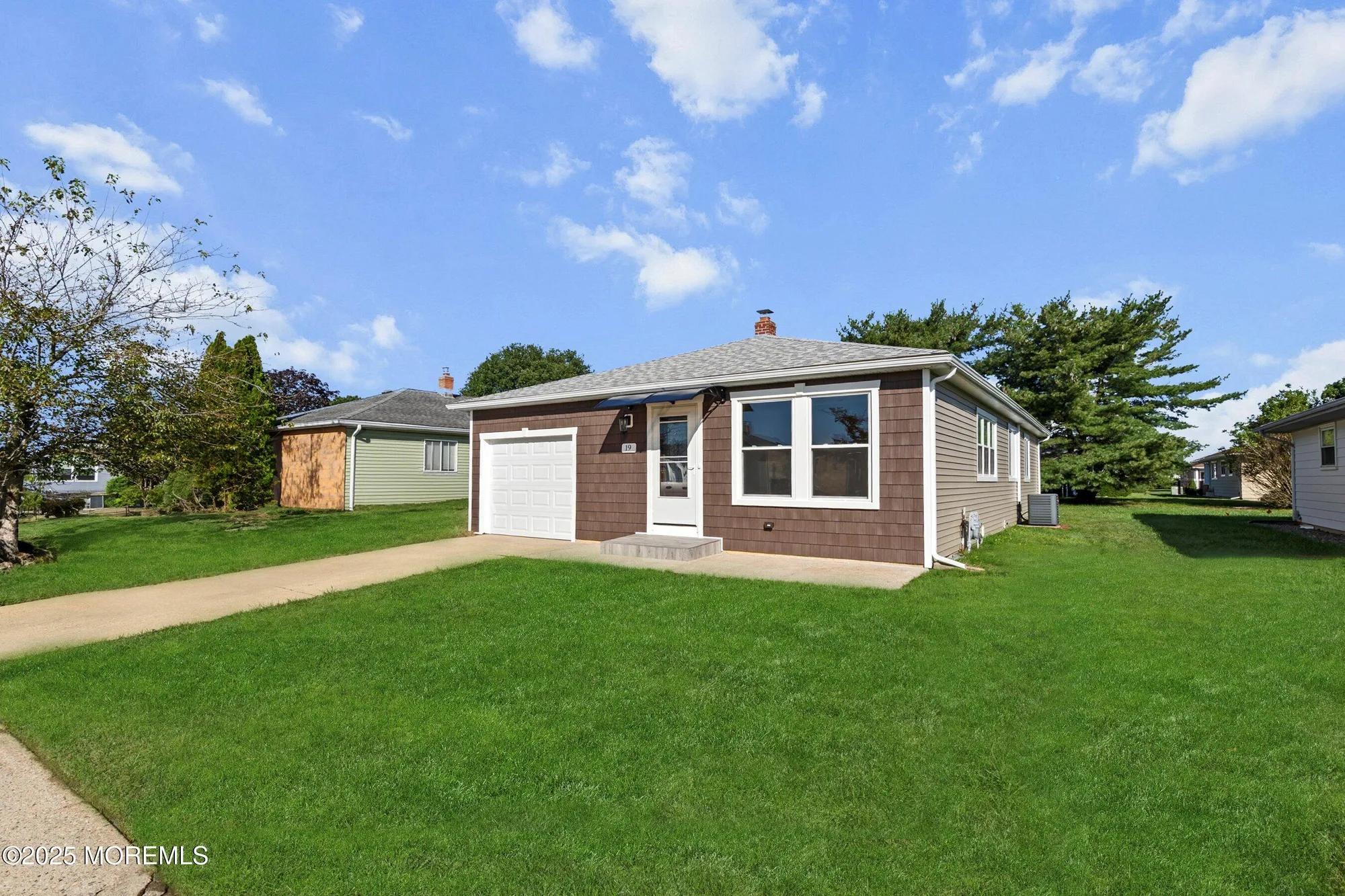 Property Slideshow image 1 of 51 | 19 port royal dr, Toms River, NJ, 08757