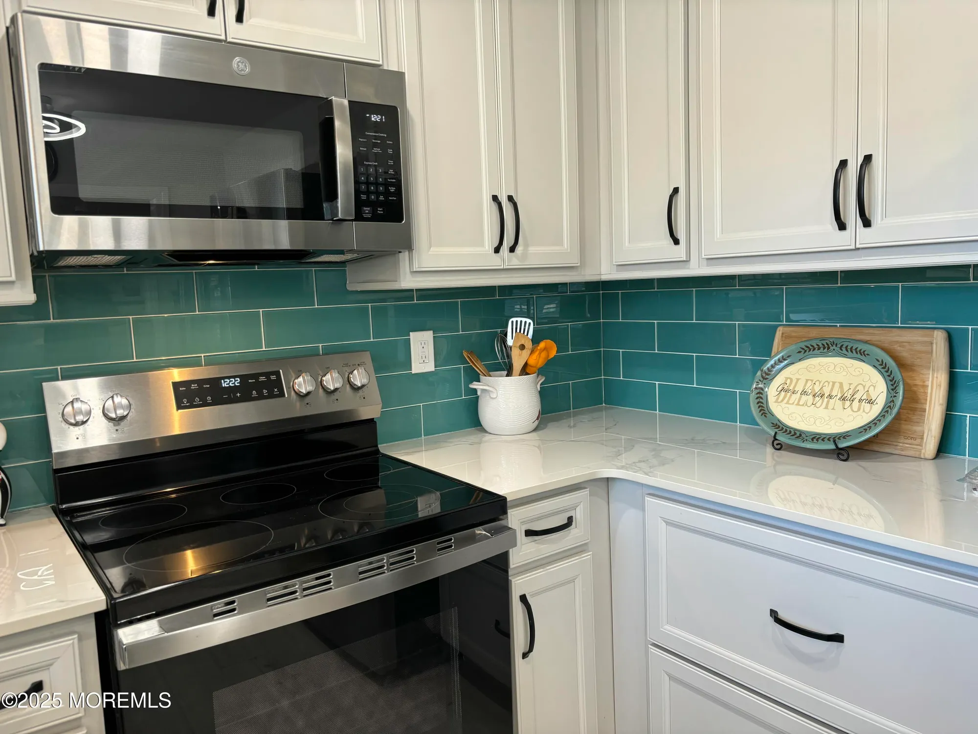 Property Slideshow image 21 of 44 | 16 crocus ln b, Whiting, NJ, 08759