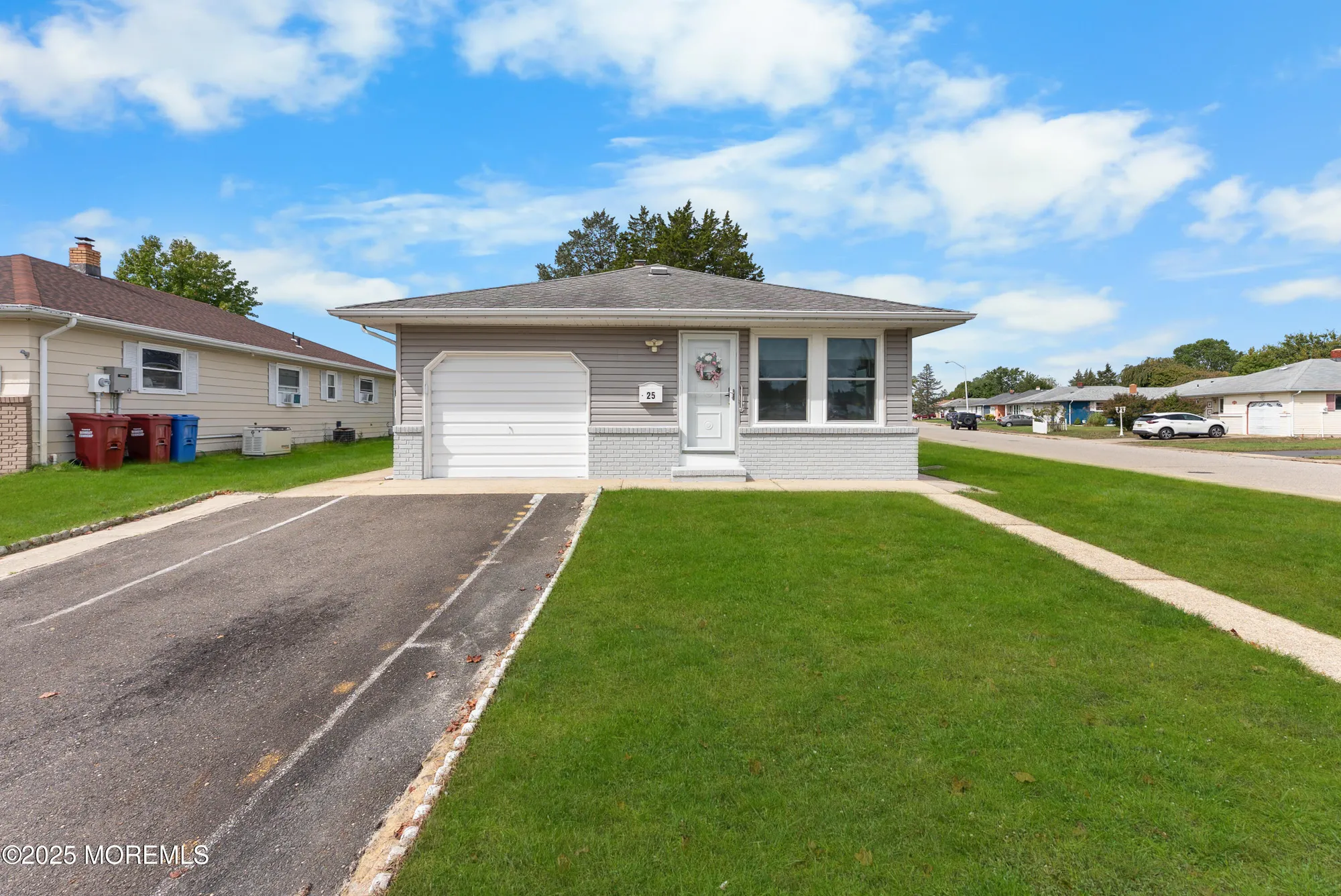 Property Slideshow image 3 of 27 | 25 saint martin pl, Toms River, NJ, 08757