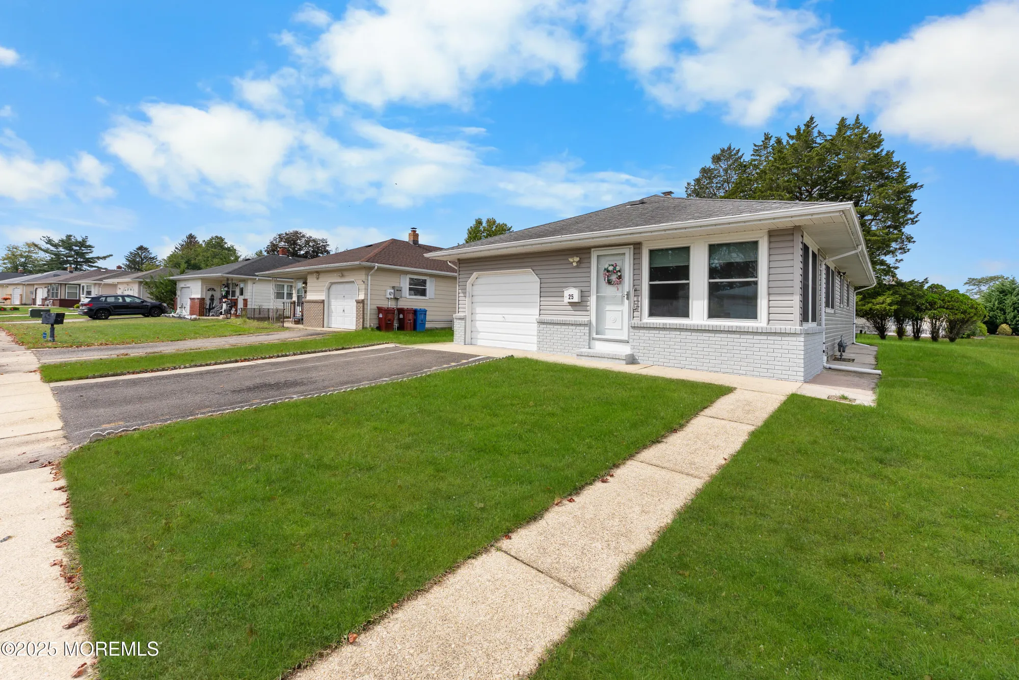 Property Slideshow image 5 of 27 | 25 saint martin pl, Toms River, NJ, 08757