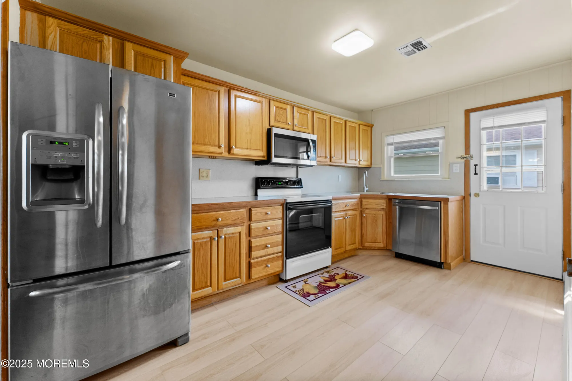 Property Slideshow image 16 of 27 | 25 saint martin pl, Toms River, NJ, 08757