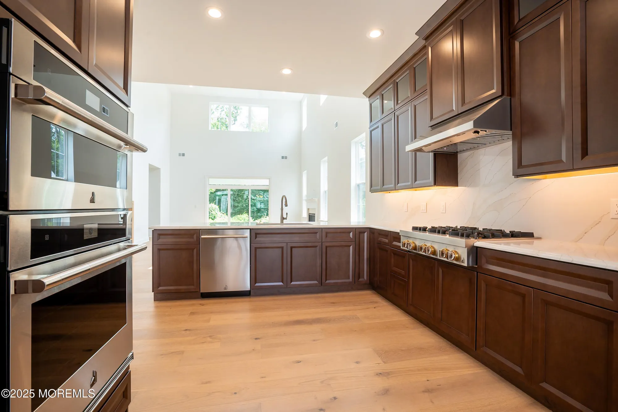 Property Slideshow image 12 of 38 | 15 ashlynn ct, Manalapan, NJ, 07726