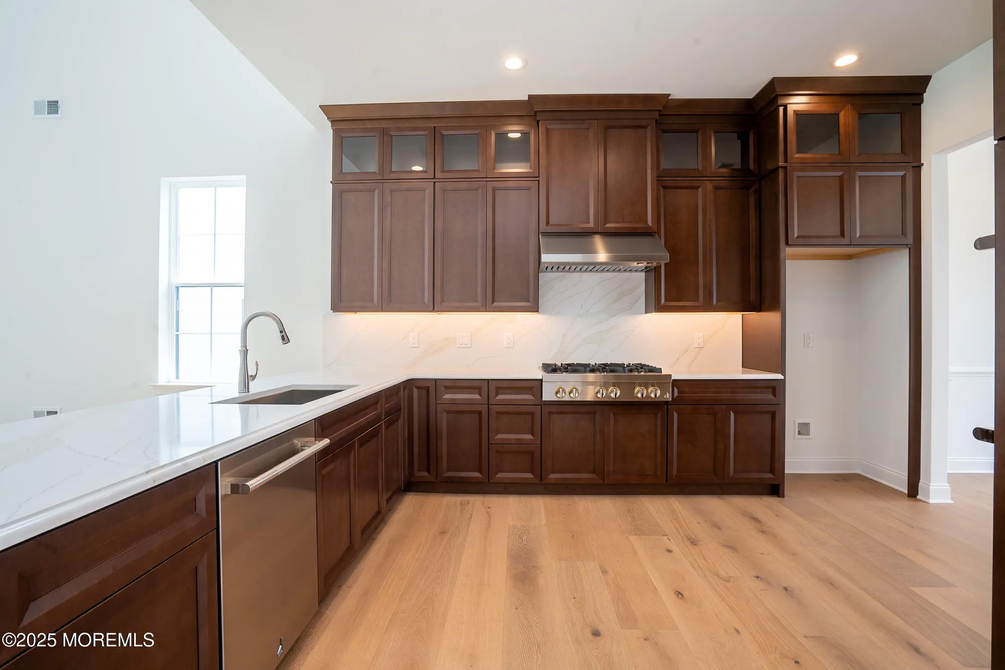 Property Slideshow image 14 of 38 | 15 ashlynn ct, Manalapan, NJ, 07726