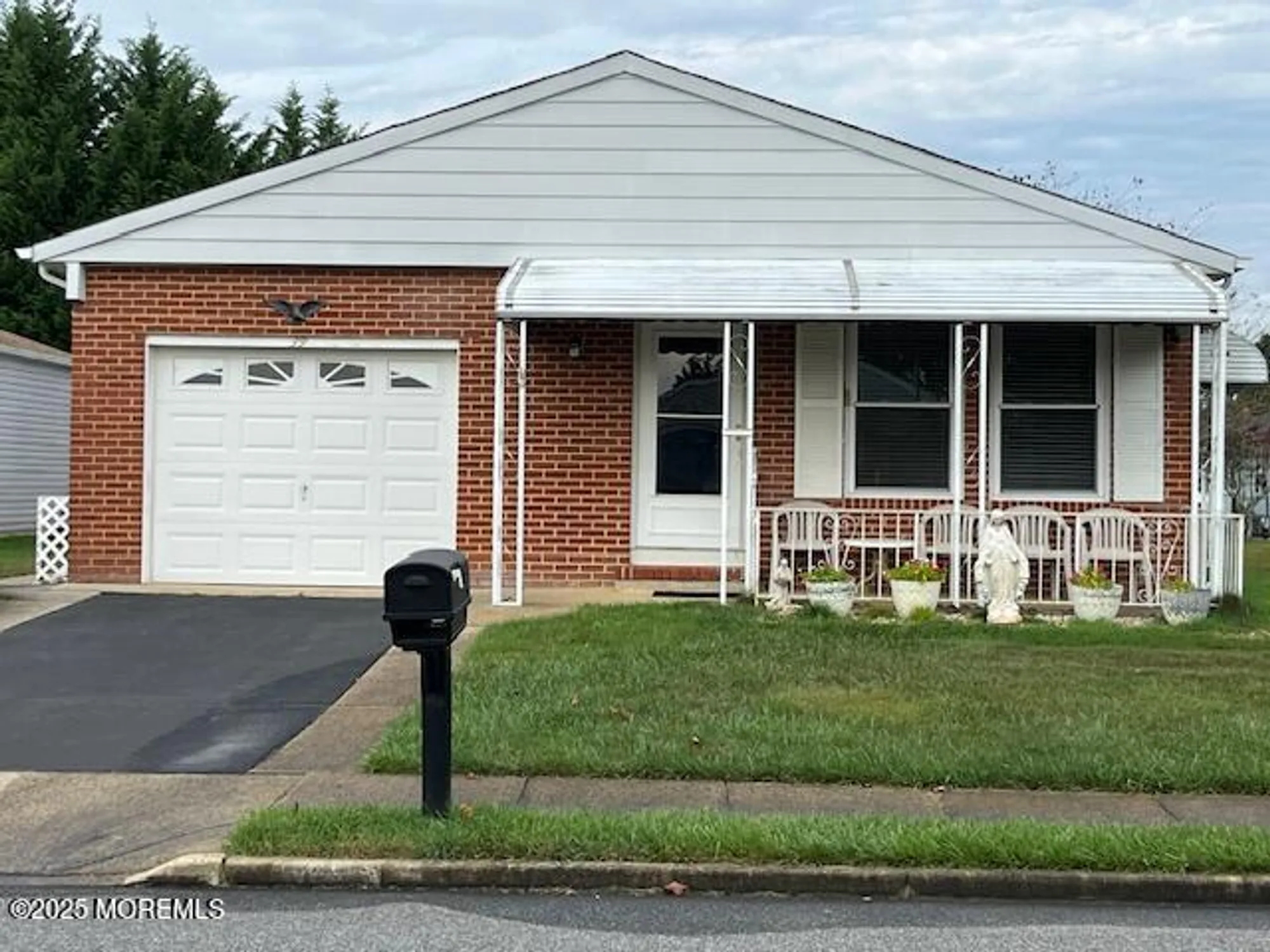 Property Slideshow image 5 of 25 | 39 innsbruck dr, Toms River, NJ, 08757