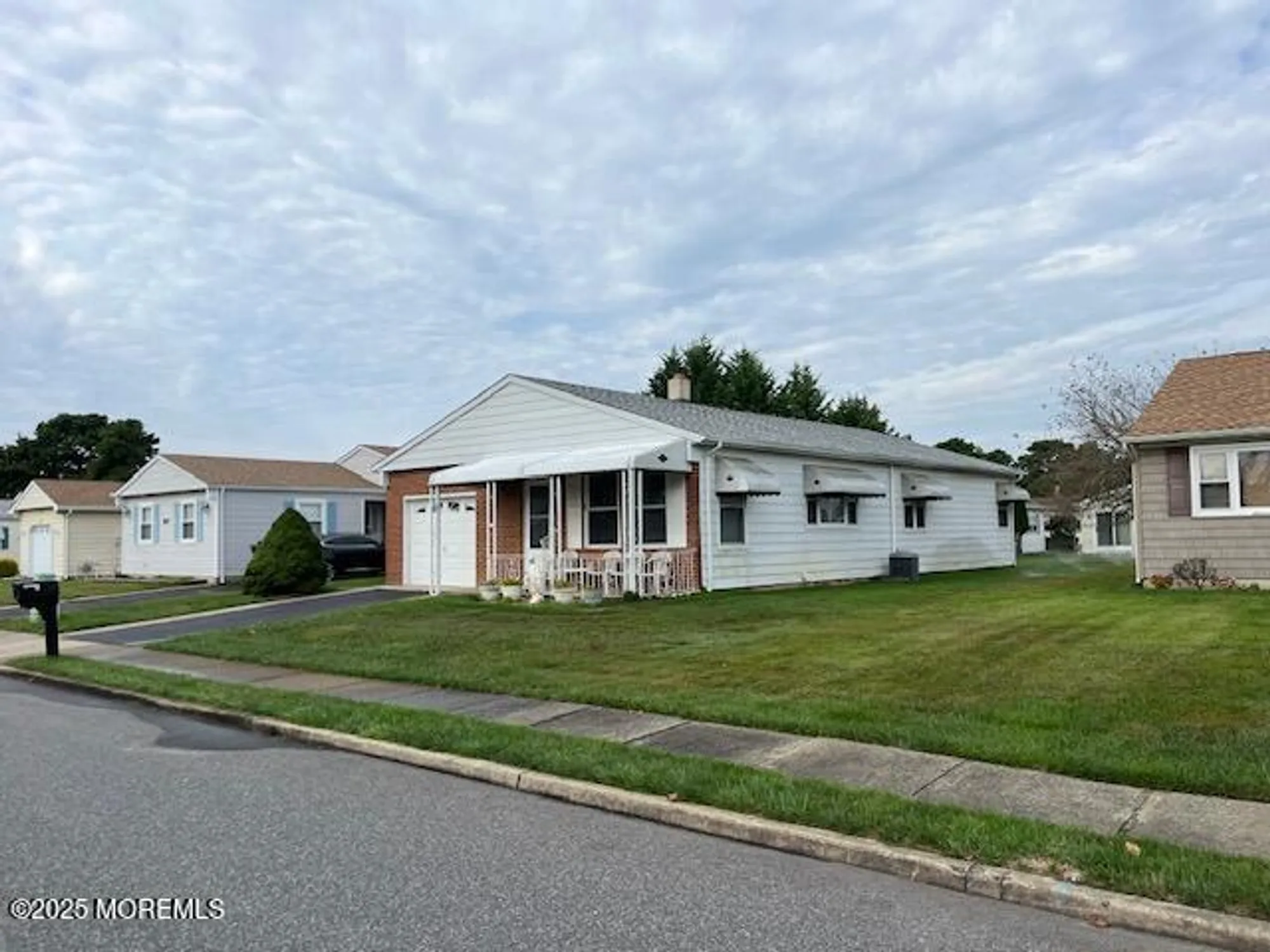 Property Slideshow image 3 of 25 | 39 innsbruck dr, Toms River, NJ, 08757