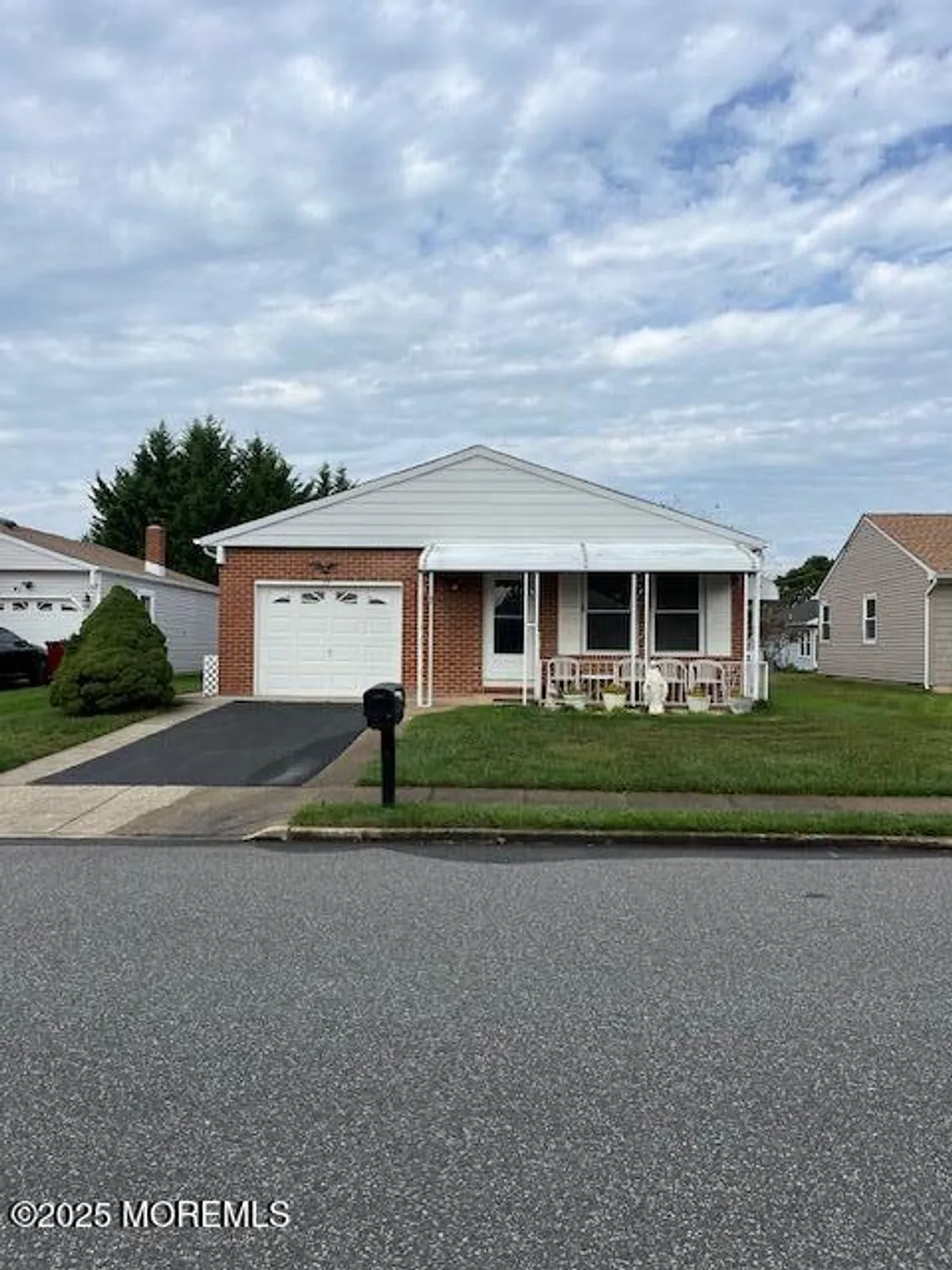 Property Slideshow image 1 of 25 | 39 innsbruck dr, Toms River, NJ, 08757