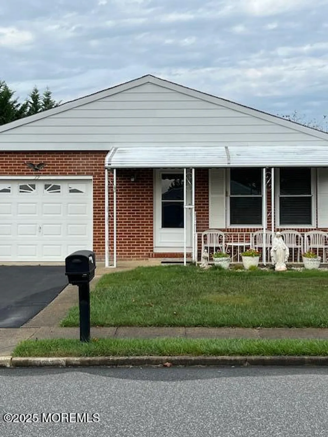 Property Slideshow image 4 of 25 | 39 innsbruck dr, Toms River, NJ, 08757