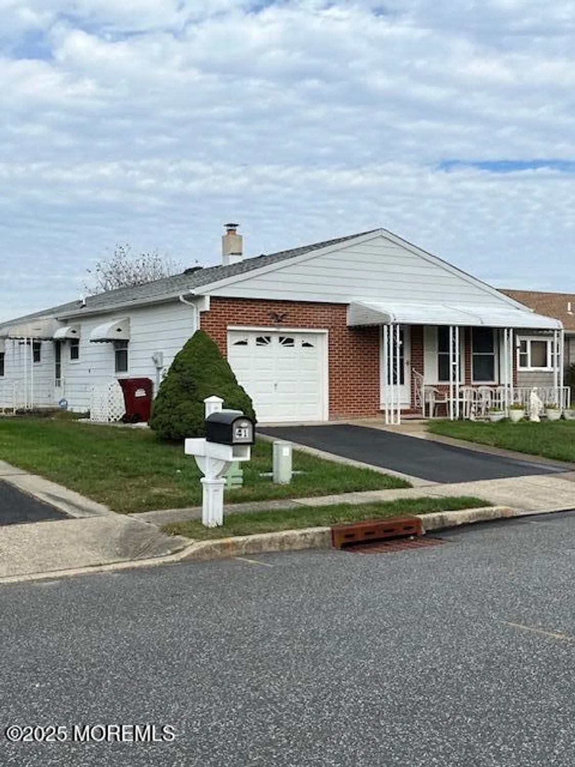 Property Slideshow image 7 of 25 | 39 innsbruck dr, Toms River, NJ, 08757