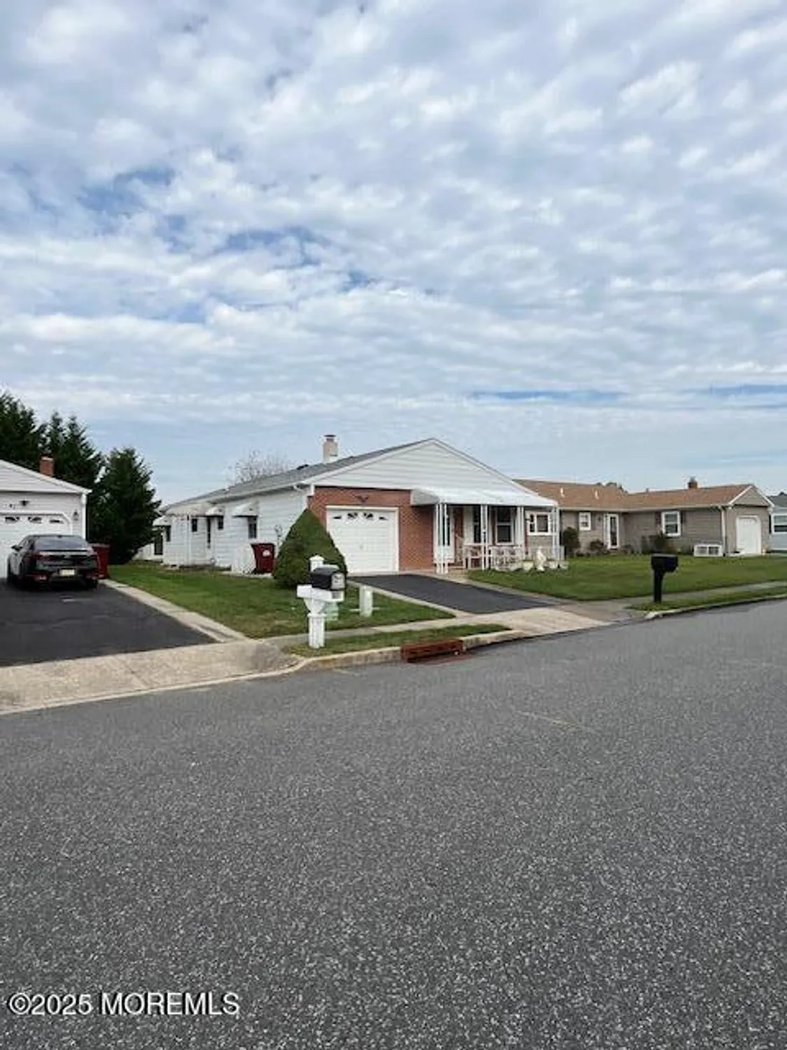 Property Slideshow image 6 of 25 | 39 innsbruck dr, Toms River, NJ, 08757
