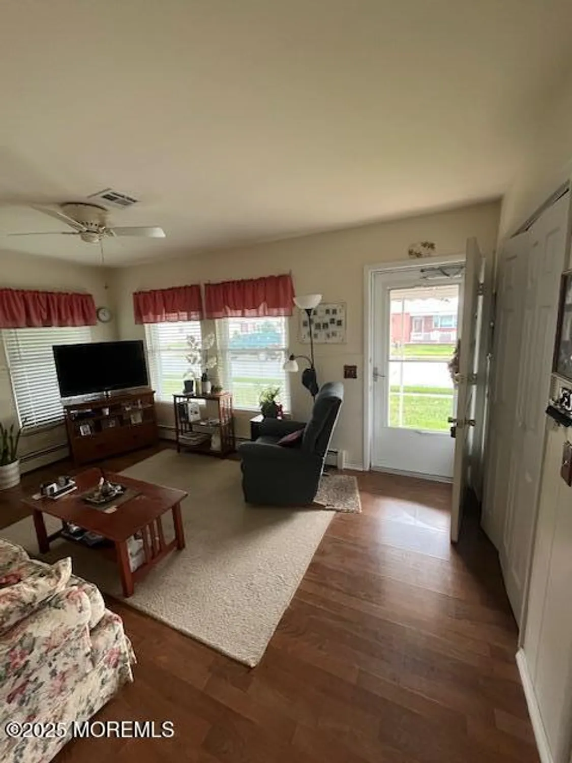 Property Slideshow image 10 of 25 | 39 innsbruck dr, Toms River, NJ, 08757