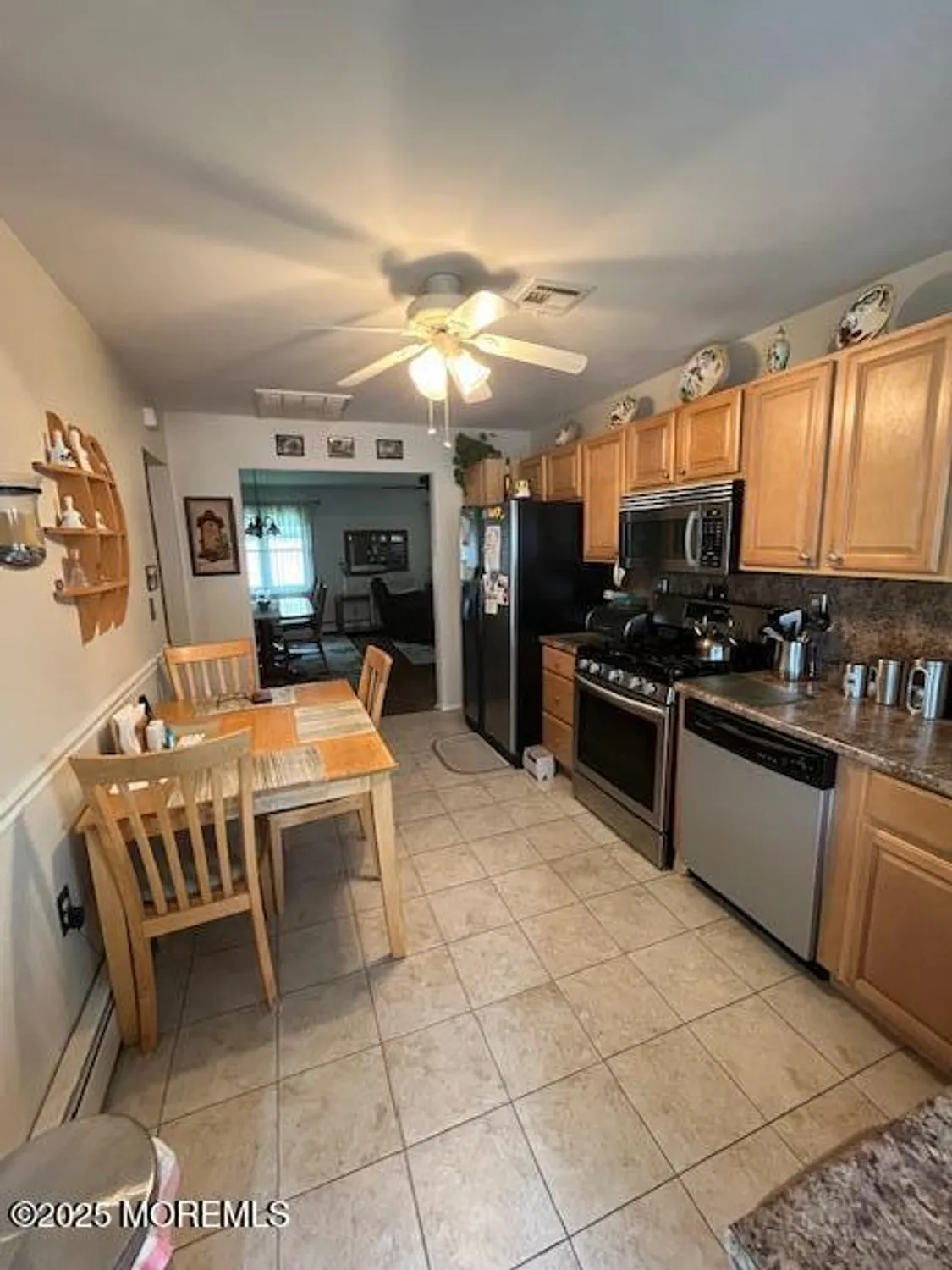 Property Slideshow image 16 of 25 | 39 innsbruck dr, Toms River, NJ, 08757