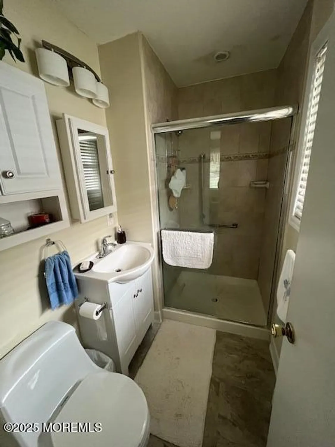 Property Slideshow image 20 of 25 | 39 innsbruck dr, Toms River, NJ, 08757