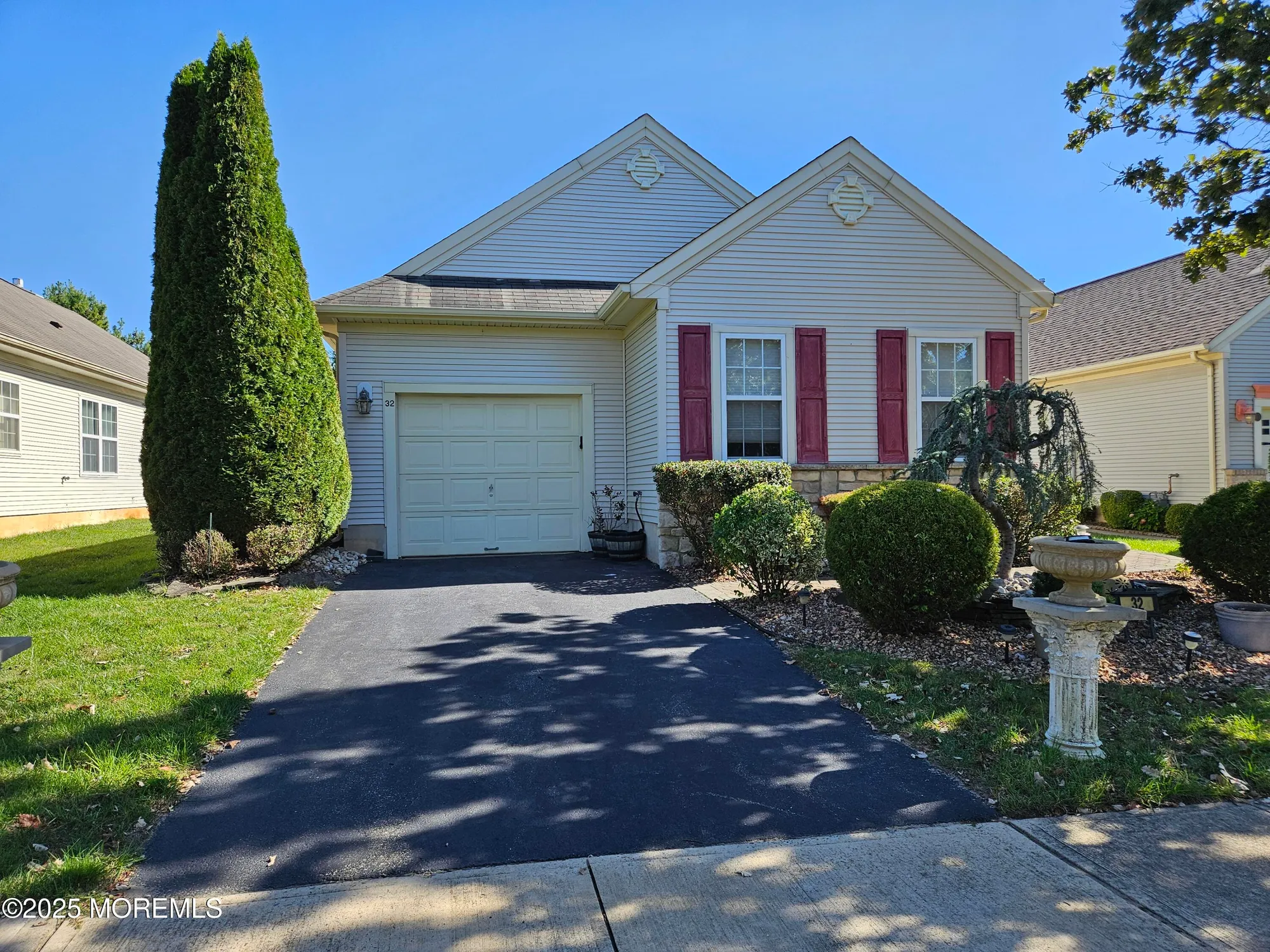 Property Slideshow image 1 of 17 | 32 gabriella cir, Manchester, NJ, 08759
