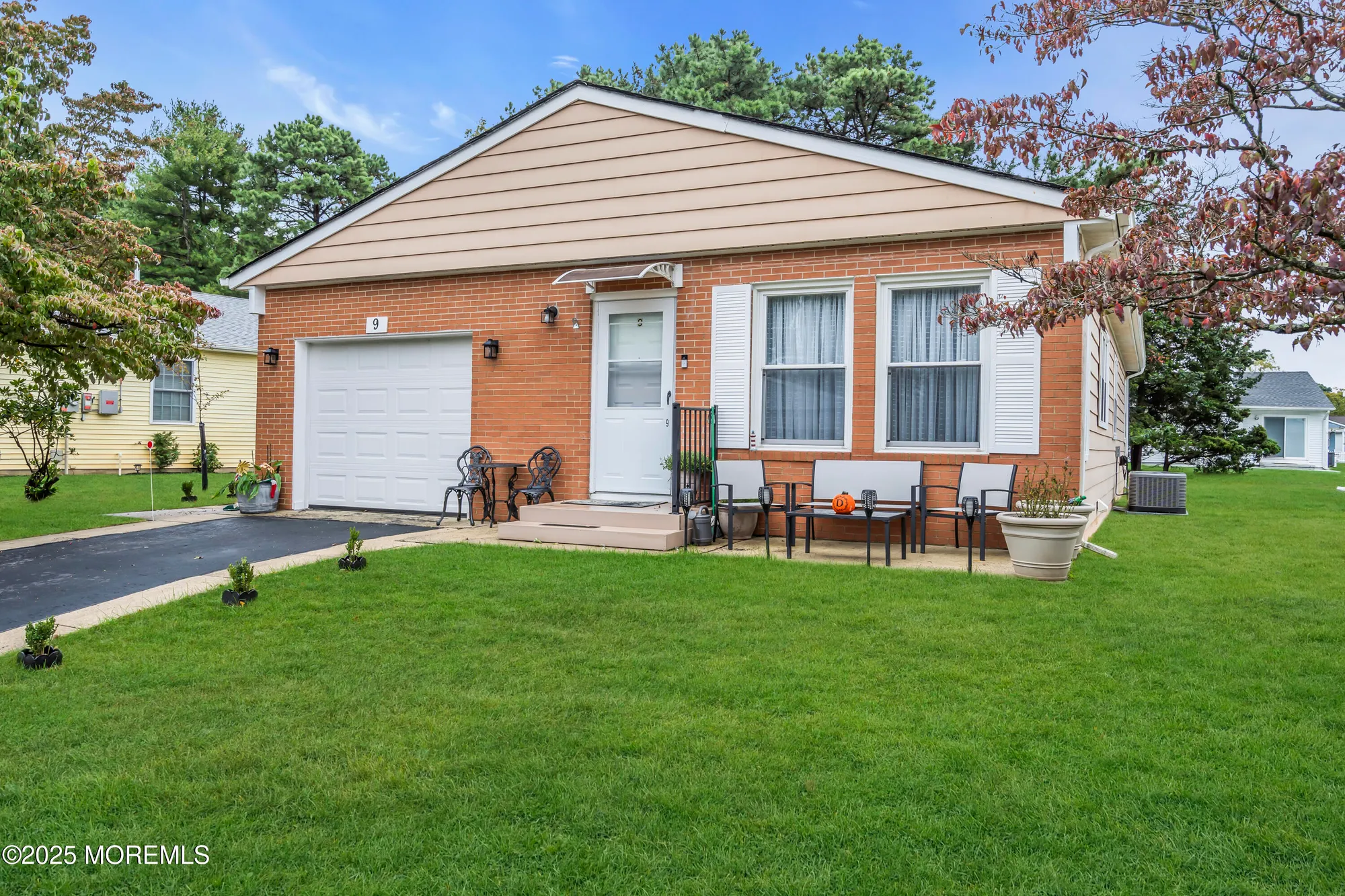 Property Slideshow image 5 of 25 | 9 morongo ct, Toms River, NJ, 08757