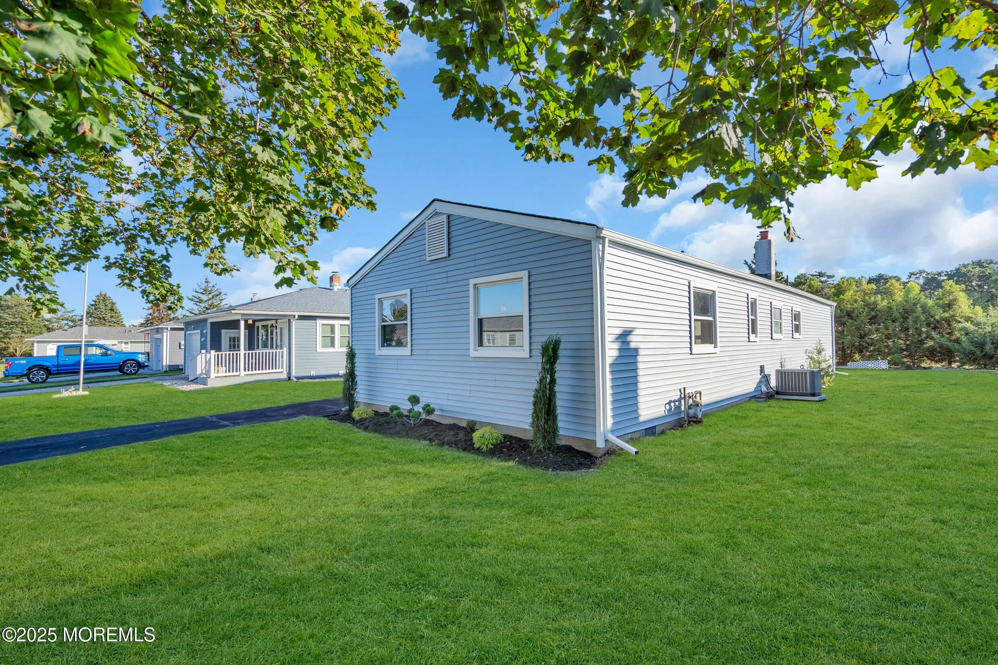 Property Slideshow image 4 of 25 | 6 caribbean st, Toms River, NJ, 08757