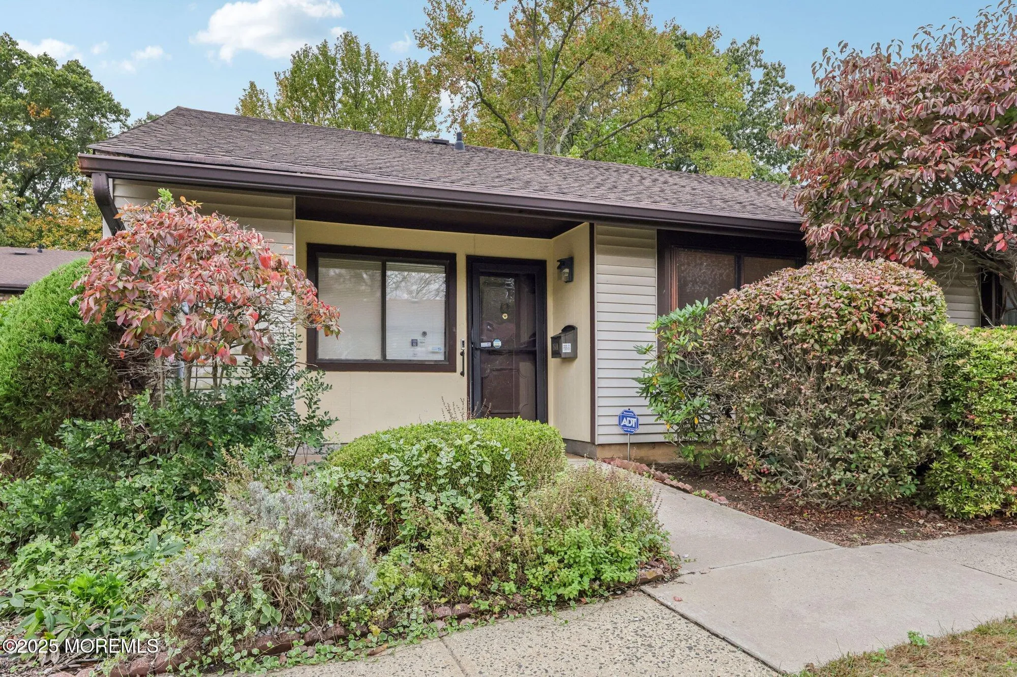 Property Slideshow image 4 of 45 | 150 amberly dr a, Manalapan, NJ, 07726