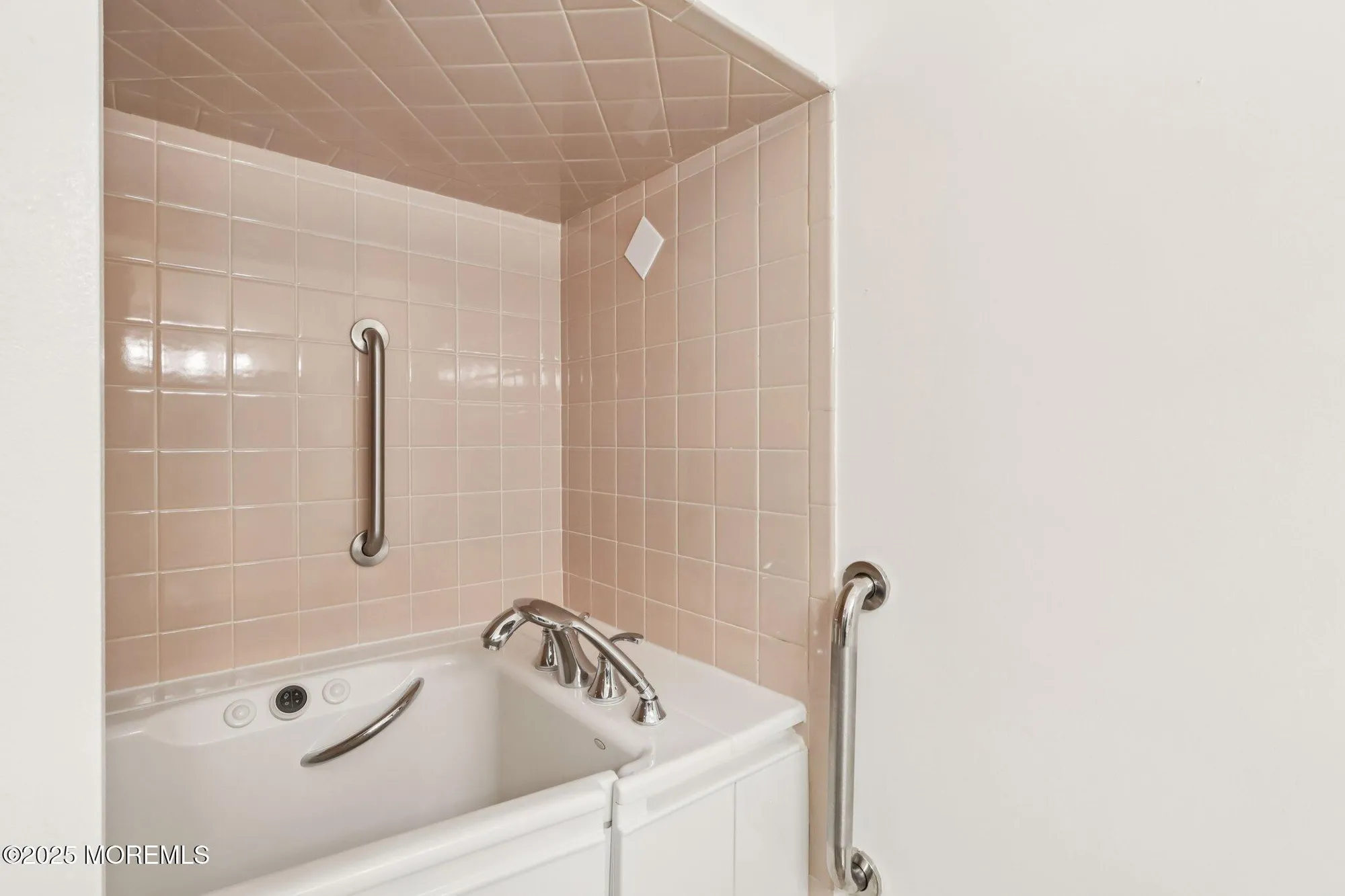 Property Slideshow image 19 of 45 | 150 amberly dr a, Manalapan, NJ, 07726