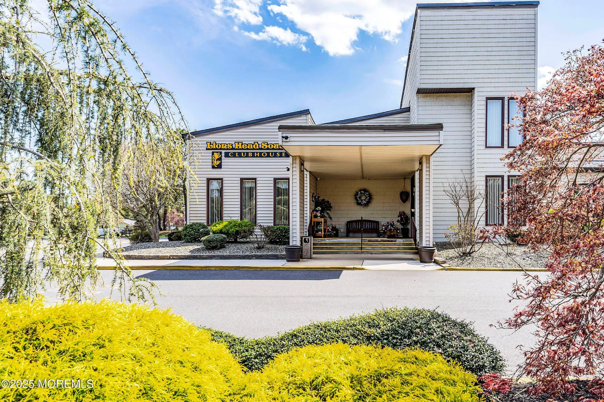 Property Slideshow image 37 of 48 | 97 yorkwood dr, Brick, NJ, 08723