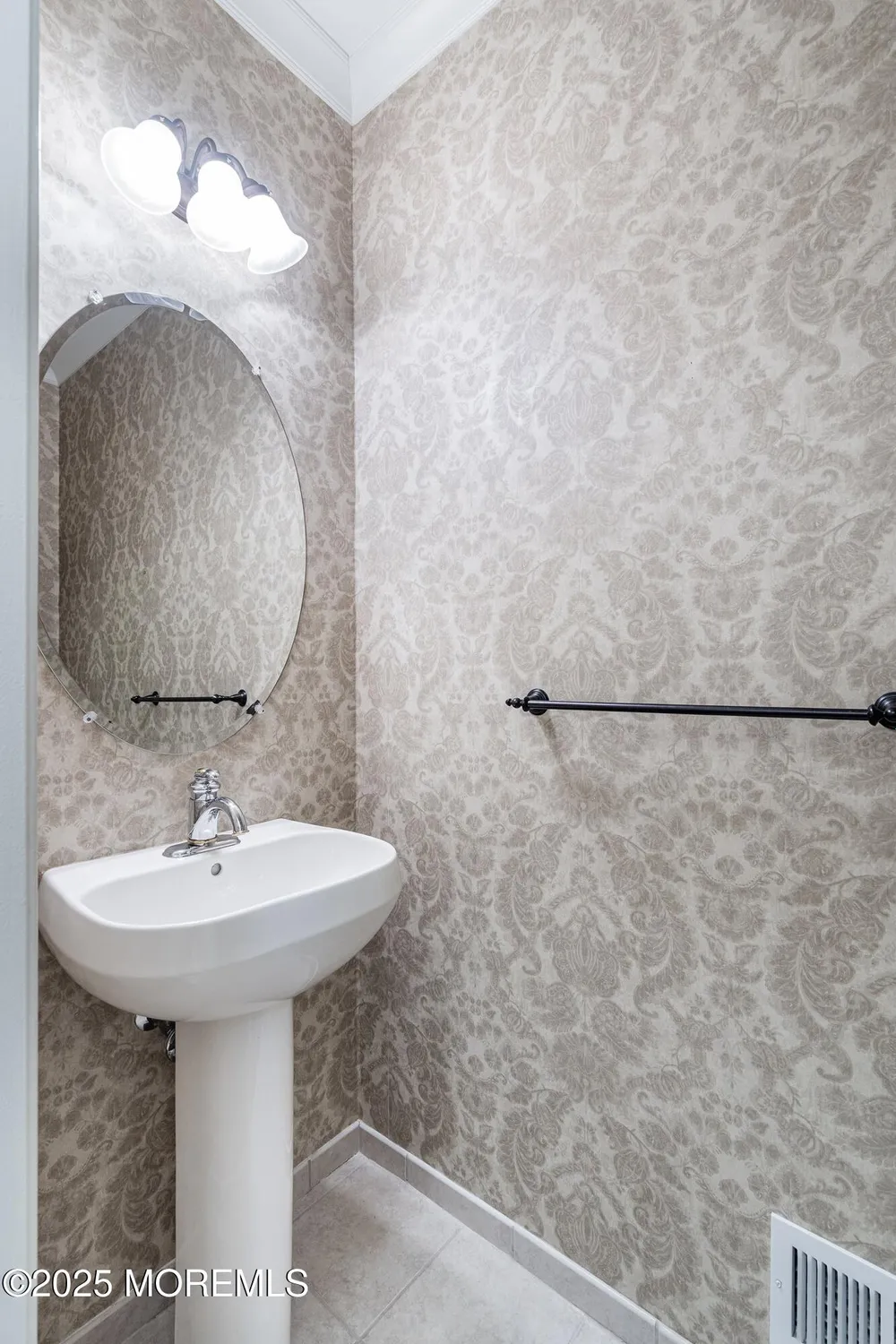 Property Slideshow image 17 of 45 | 11 rolling meadows blvd, Asbury Park, NJ, 07712