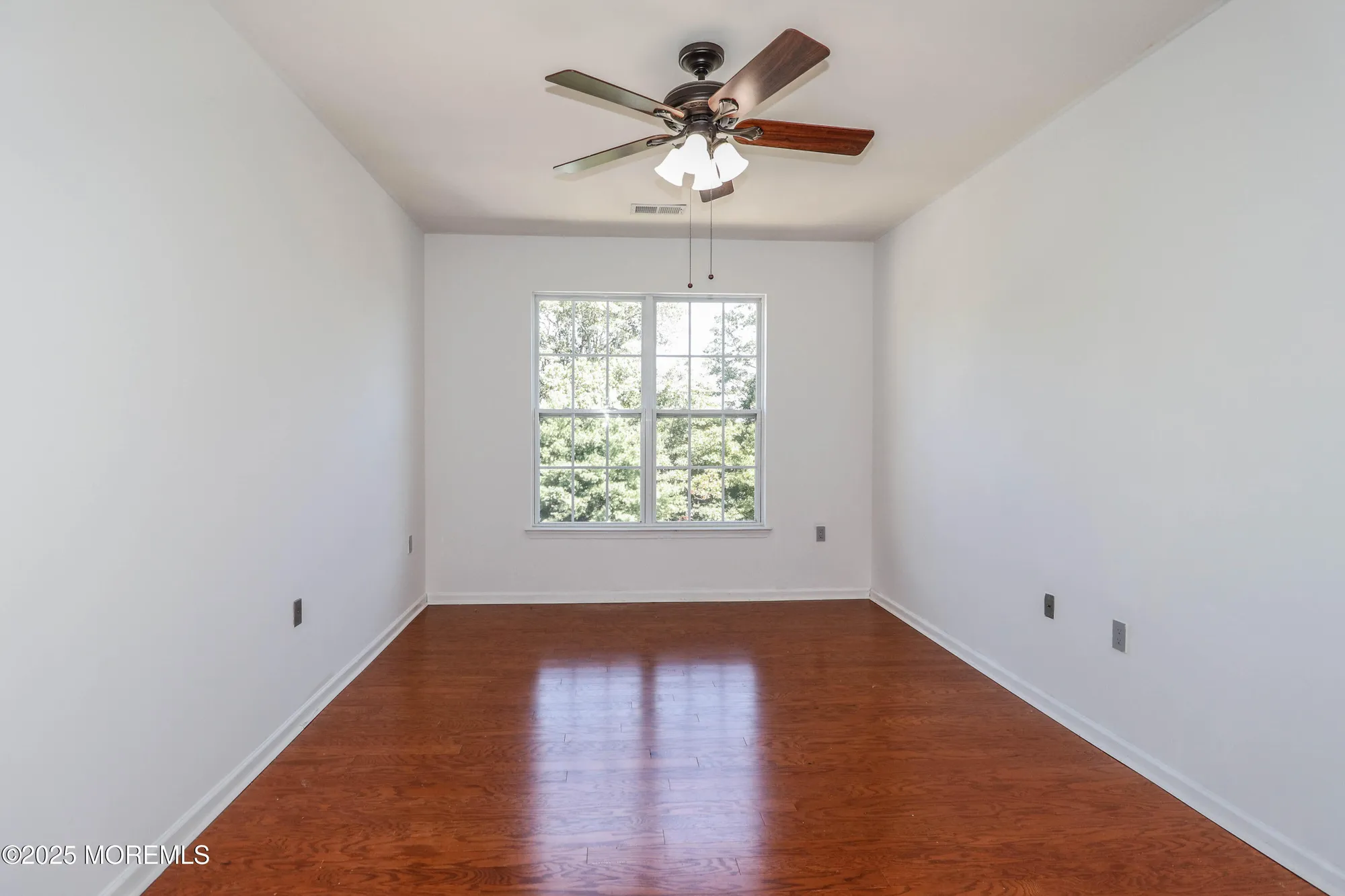 Property Slideshow image 16 of 29 | 439 sophee ln, Lakewood, NJ, 08701