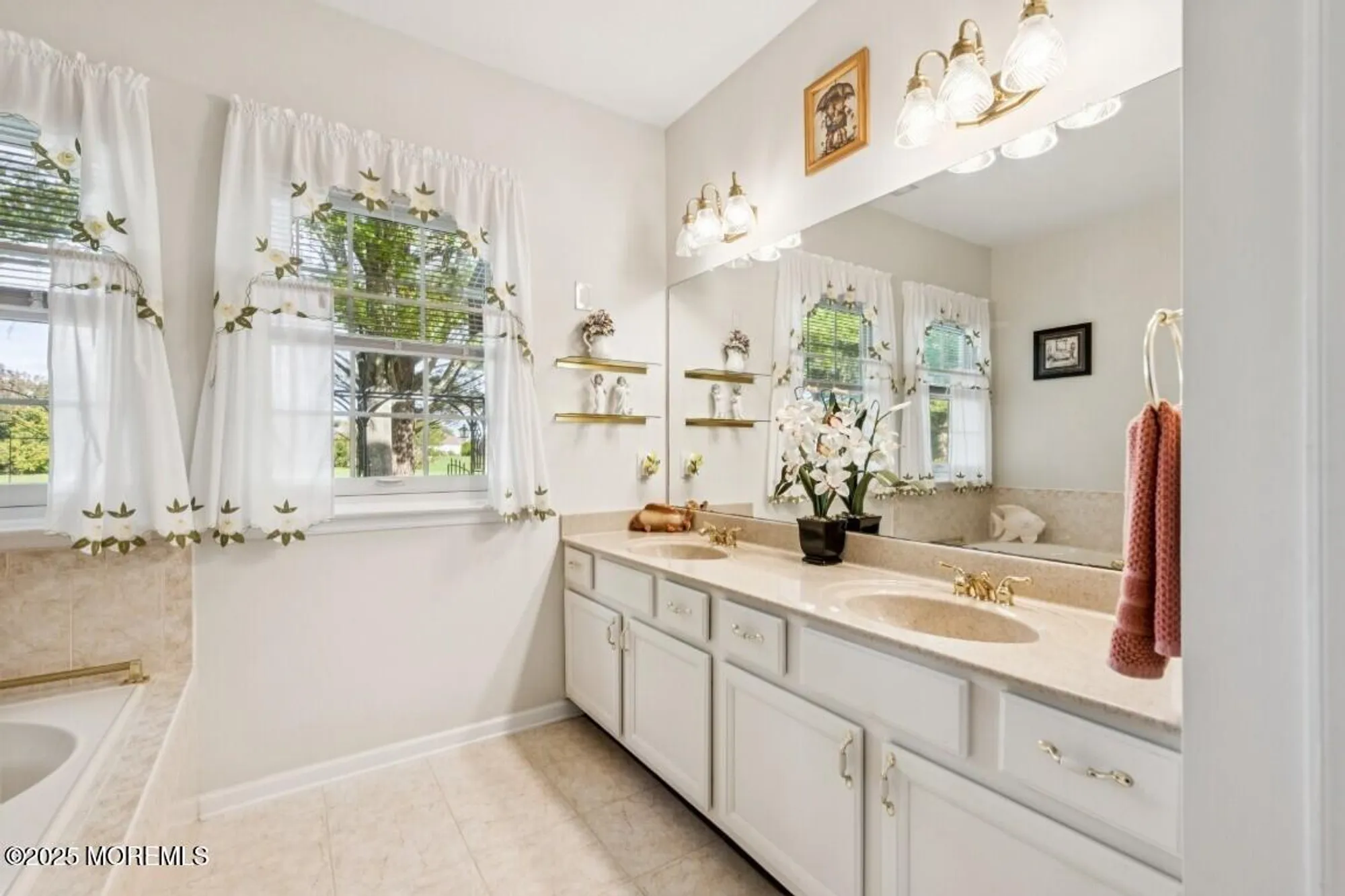 Property Slideshow image 17 of 23 | 40 isabella dr, Manchester, NJ, 08759