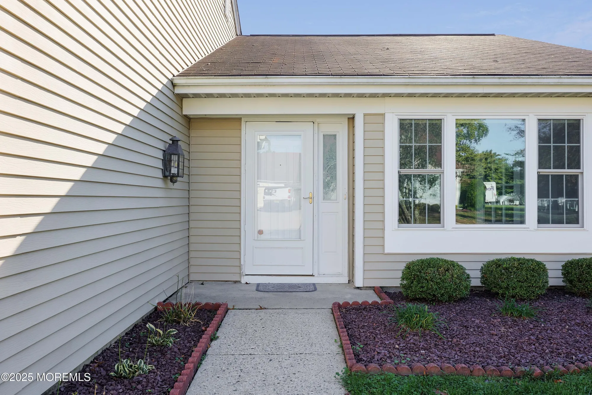 Property Slideshow image 5 of 35 | 1107b buckingham dr, Manchester, NJ, 08759