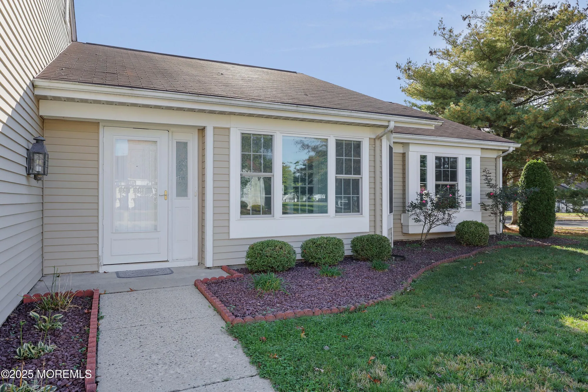 Property Slideshow image 4 of 35 | 1107b buckingham dr, Manchester, NJ, 08759