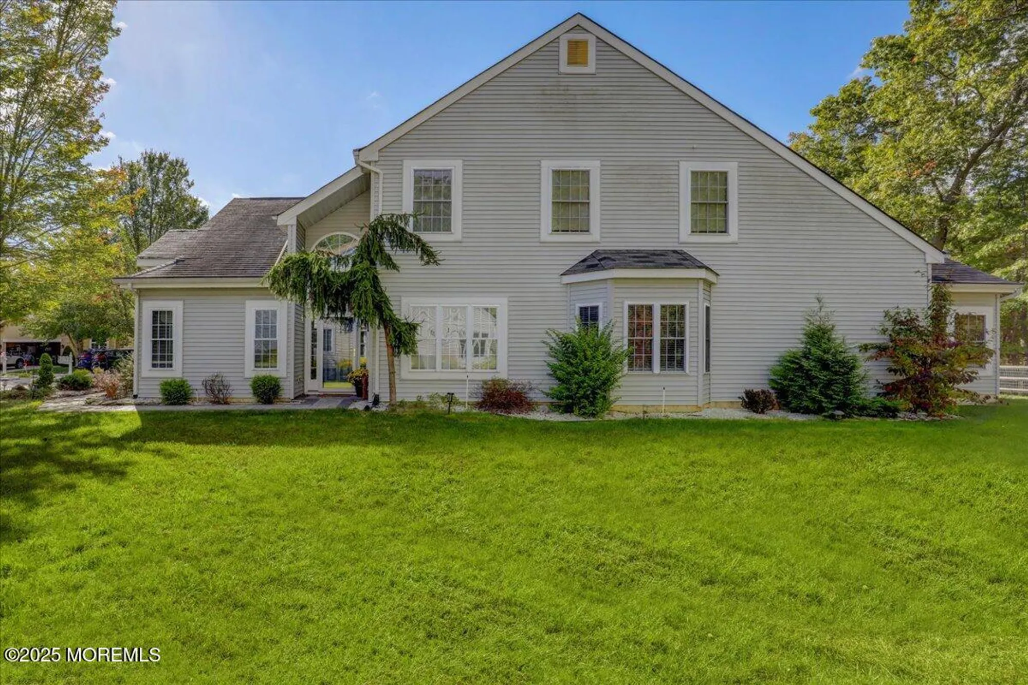 Property Slideshow image 2 of 64 | 10 sunningdale ct, Jackson, NJ, 08527