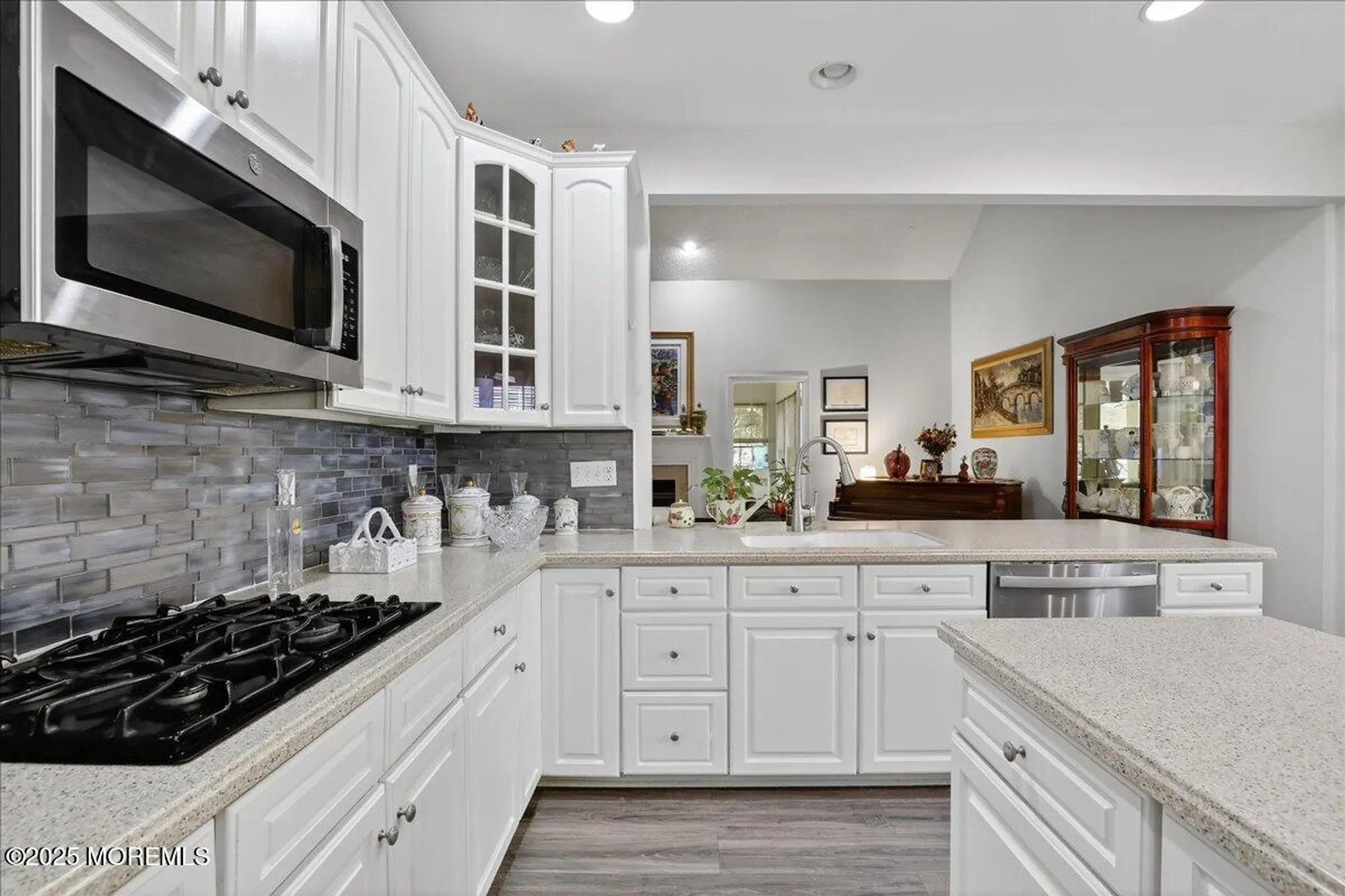 Property Slideshow image 18 of 64 | 10 sunningdale ct, Jackson, NJ, 08527
