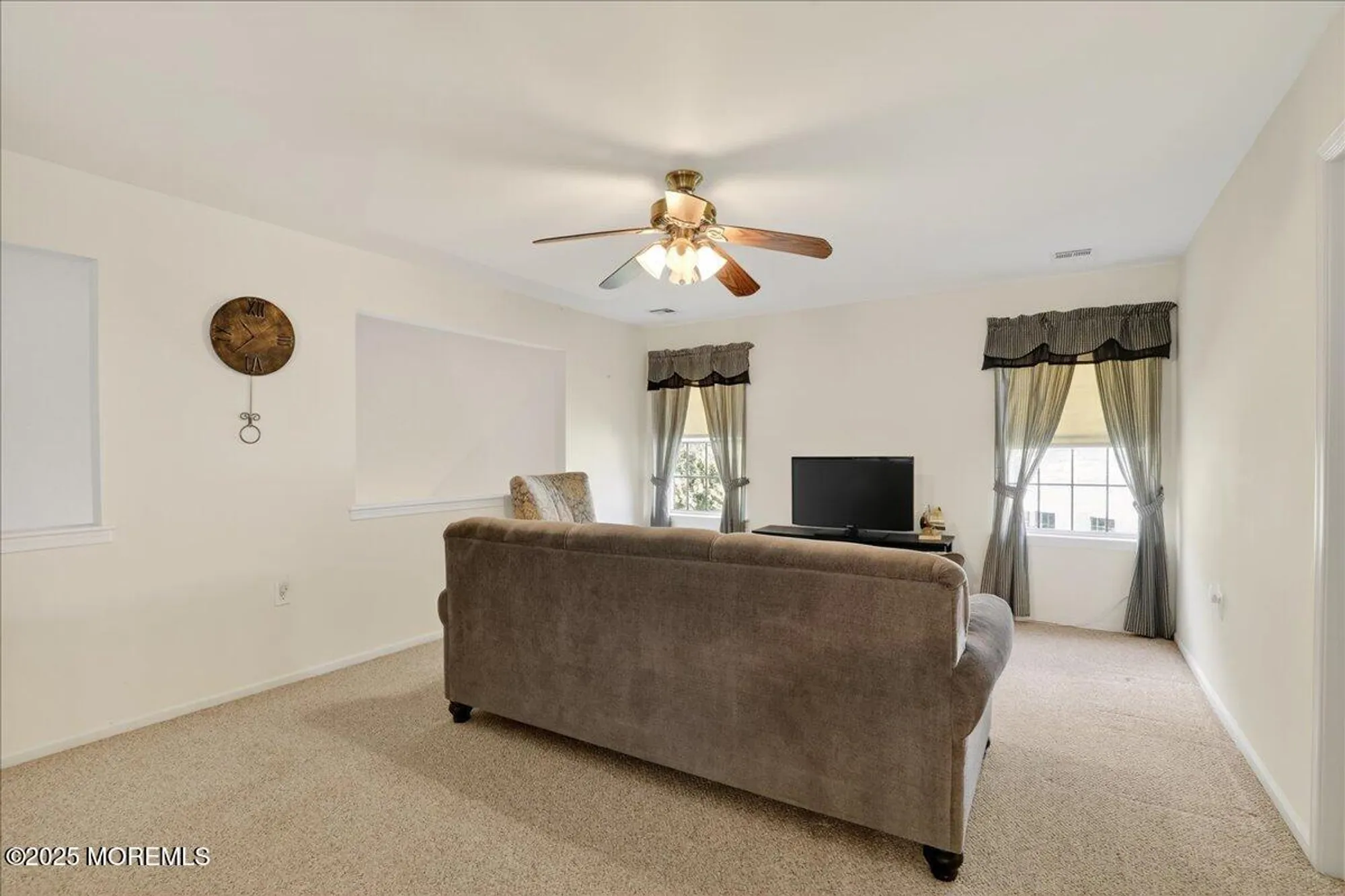 Property Slideshow image 37 of 64 | 10 sunningdale ct, Jackson, NJ, 08527