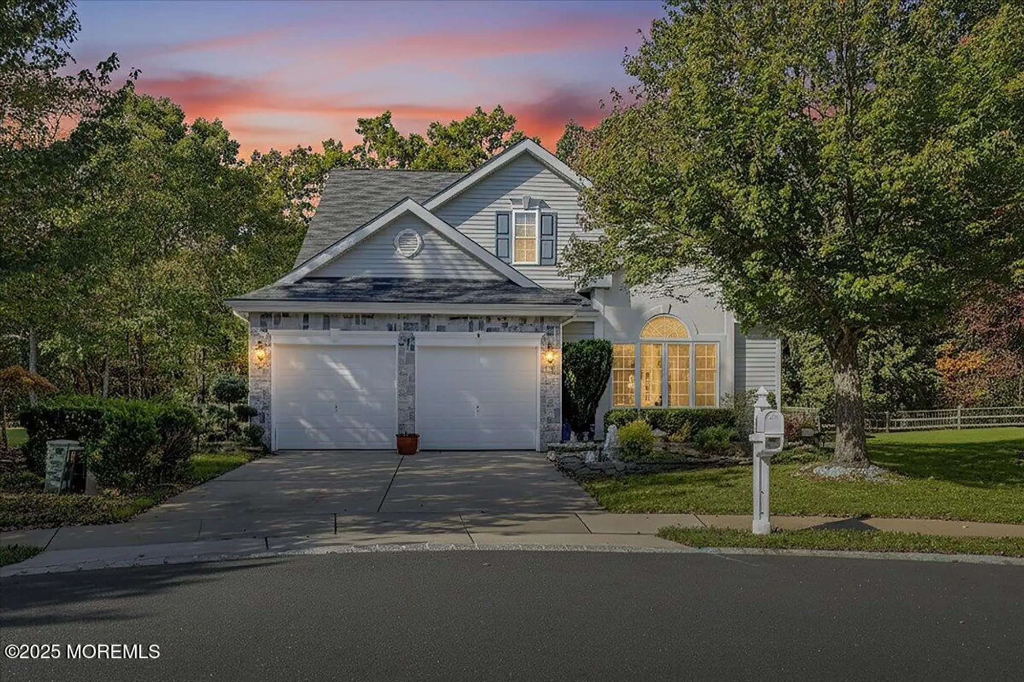 Property Slideshow image 4 of 64 | 10 sunningdale ct, Jackson, NJ, 08527