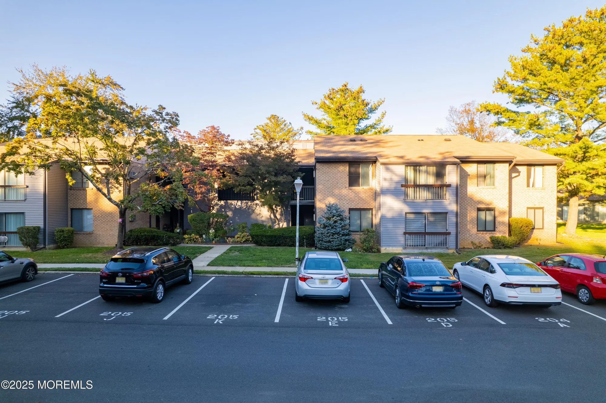 Property Slideshow image 2 of 20 | 205 covered bridge blvd unit k, Manalapan, NJ, 07726
