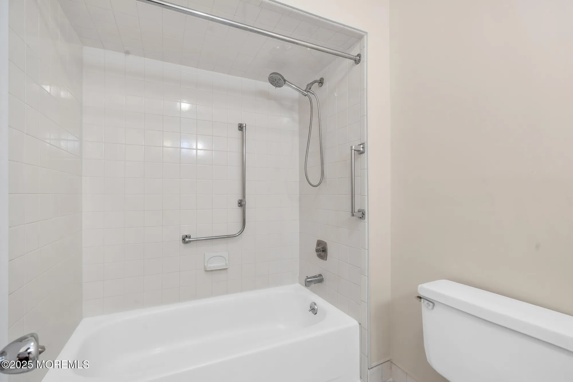 Property Slideshow image 13 of 20 | 205 covered bridge blvd unit k, Manalapan, NJ, 07726