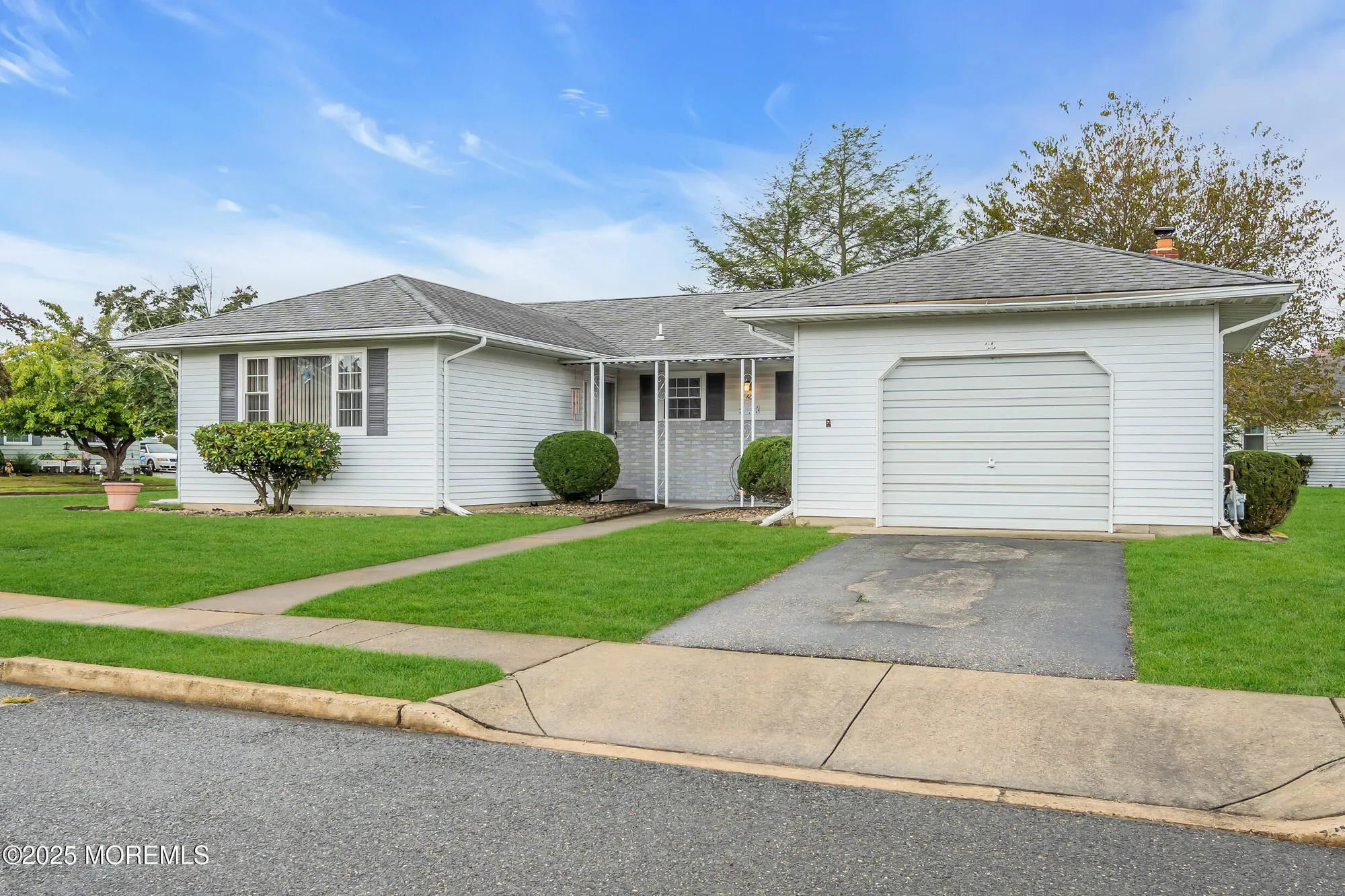Property Slideshow image 32 of 33 | 60 woodstock dr, Toms River, NJ, 08757