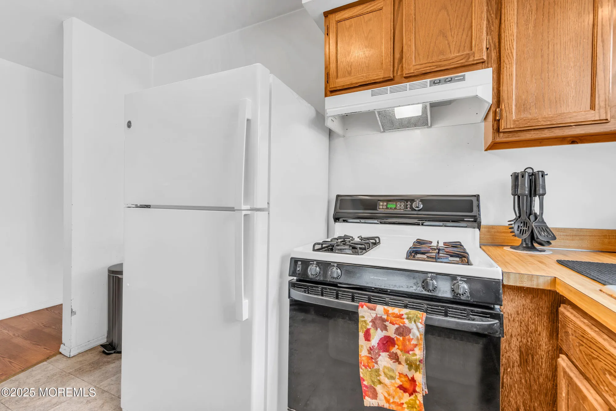 Property Slideshow image 14 of 33 | 60 woodstock dr, Toms River, NJ, 08757