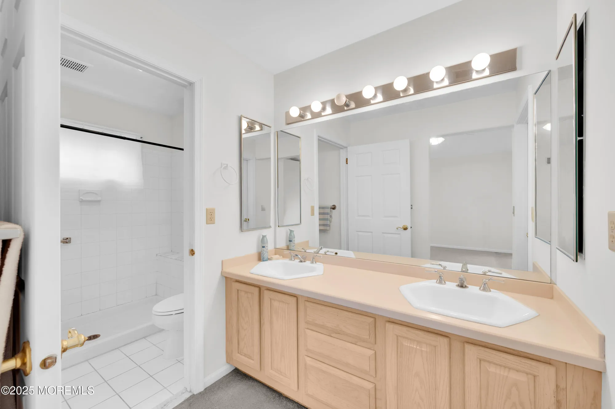 Property Slideshow image 14 of 43 | 511 waterford dr, Manchester, NJ, 08759