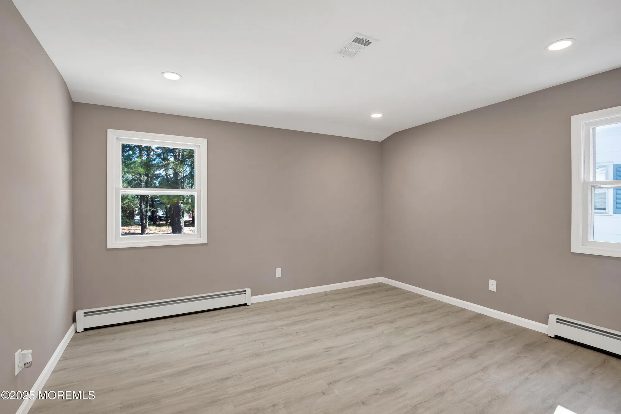Property Slideshow image 18 of 39 | 30 zeeland dr, Toms River, NJ, 08757