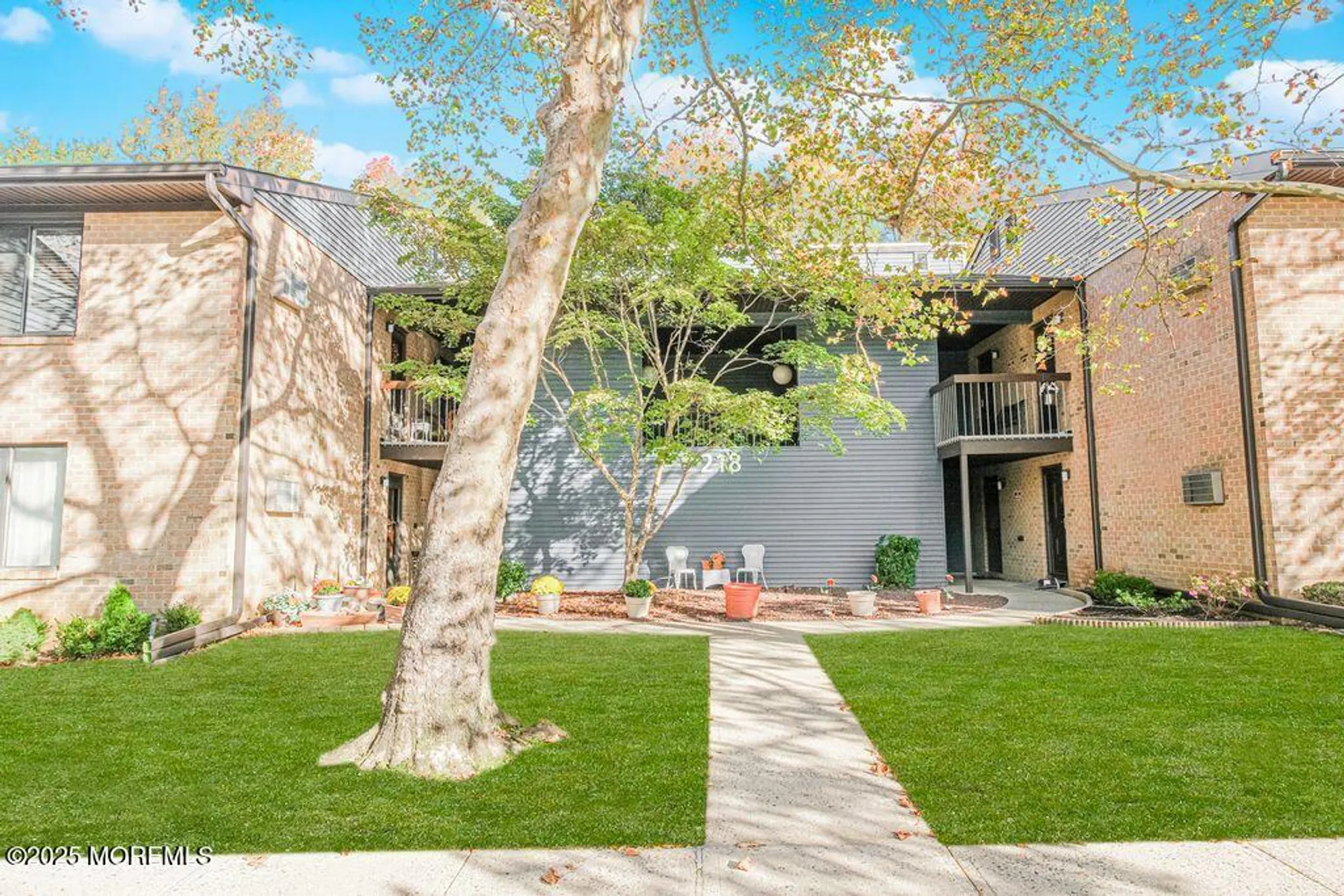 Property Slideshow image 2 of 13 | 218 medford ct a, Manalapan, NJ, 07726